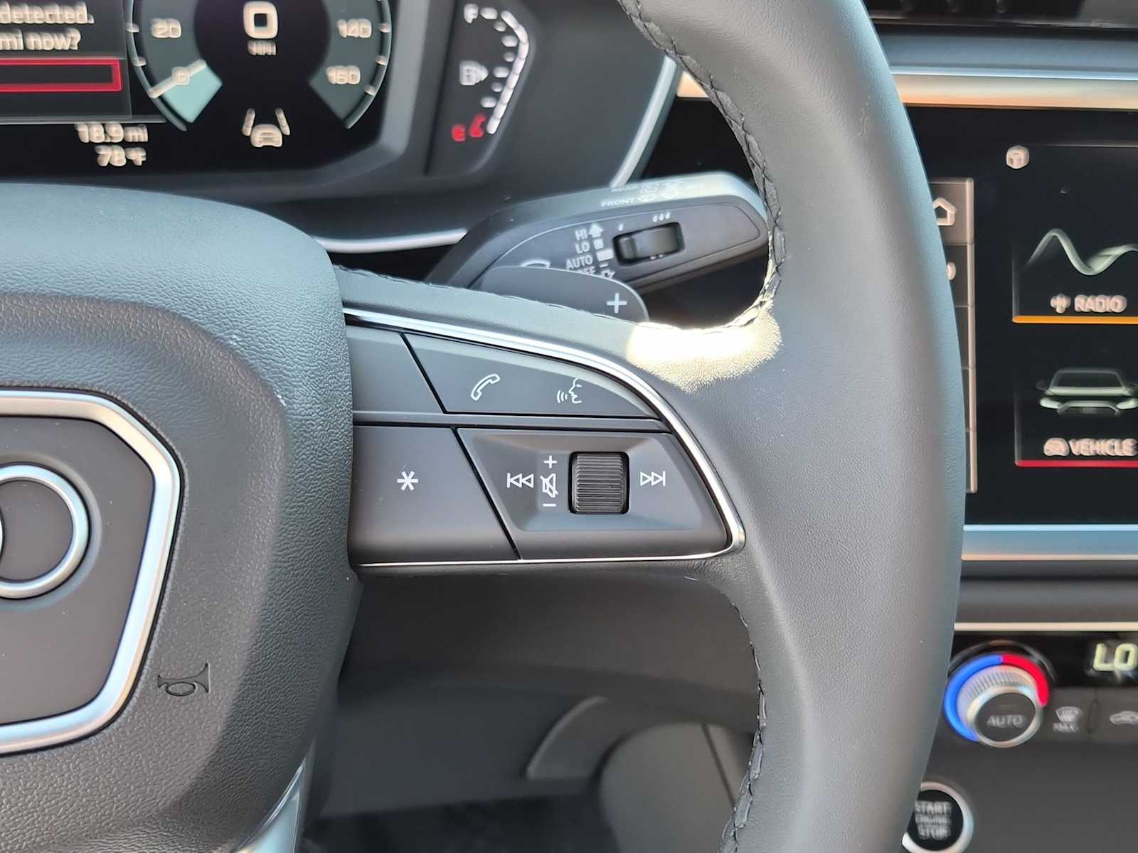 Thumbnail: 2025 Audi Q3 - 22