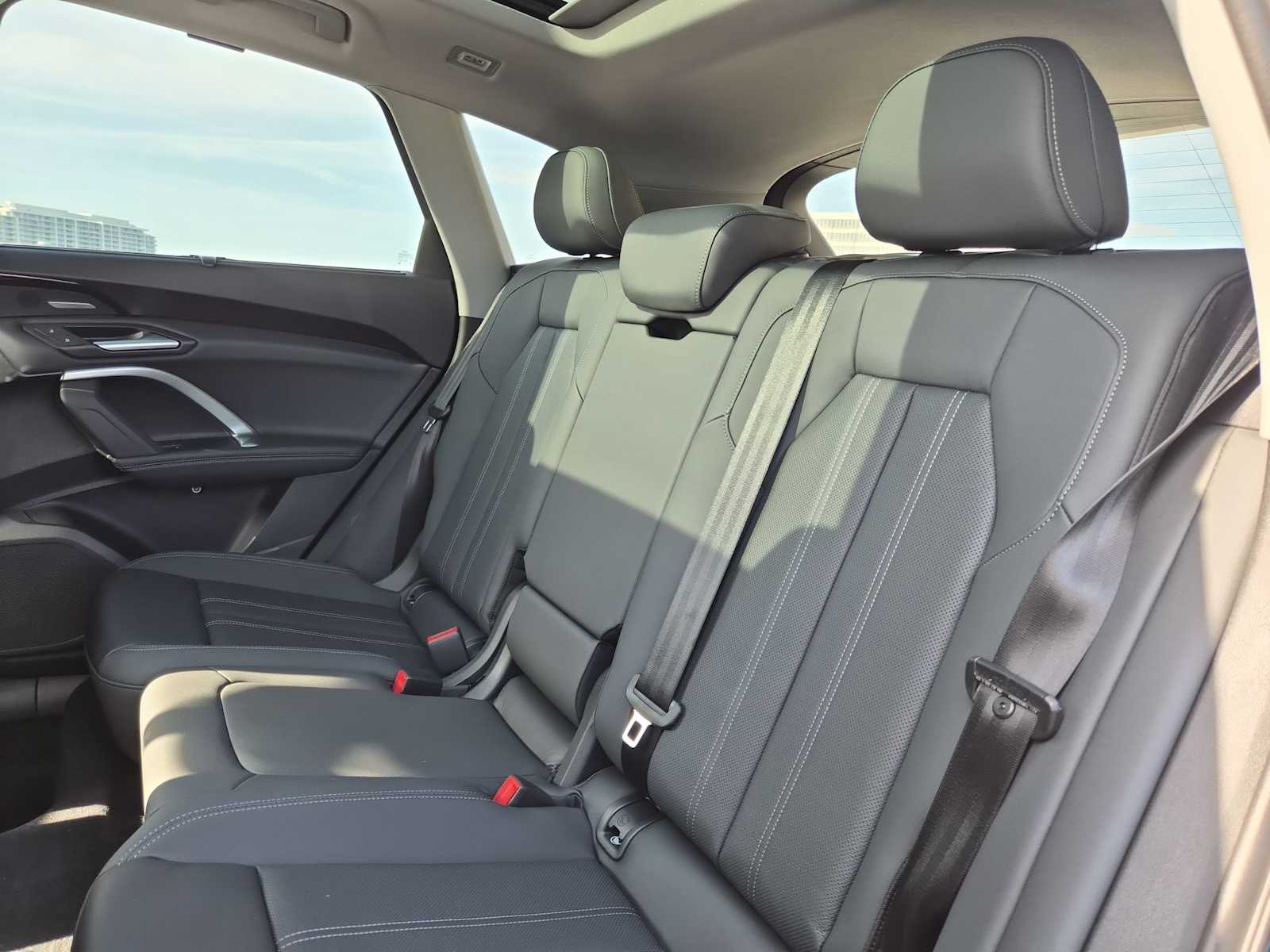 Thumbnail: 2025 Audi Q5 - 19