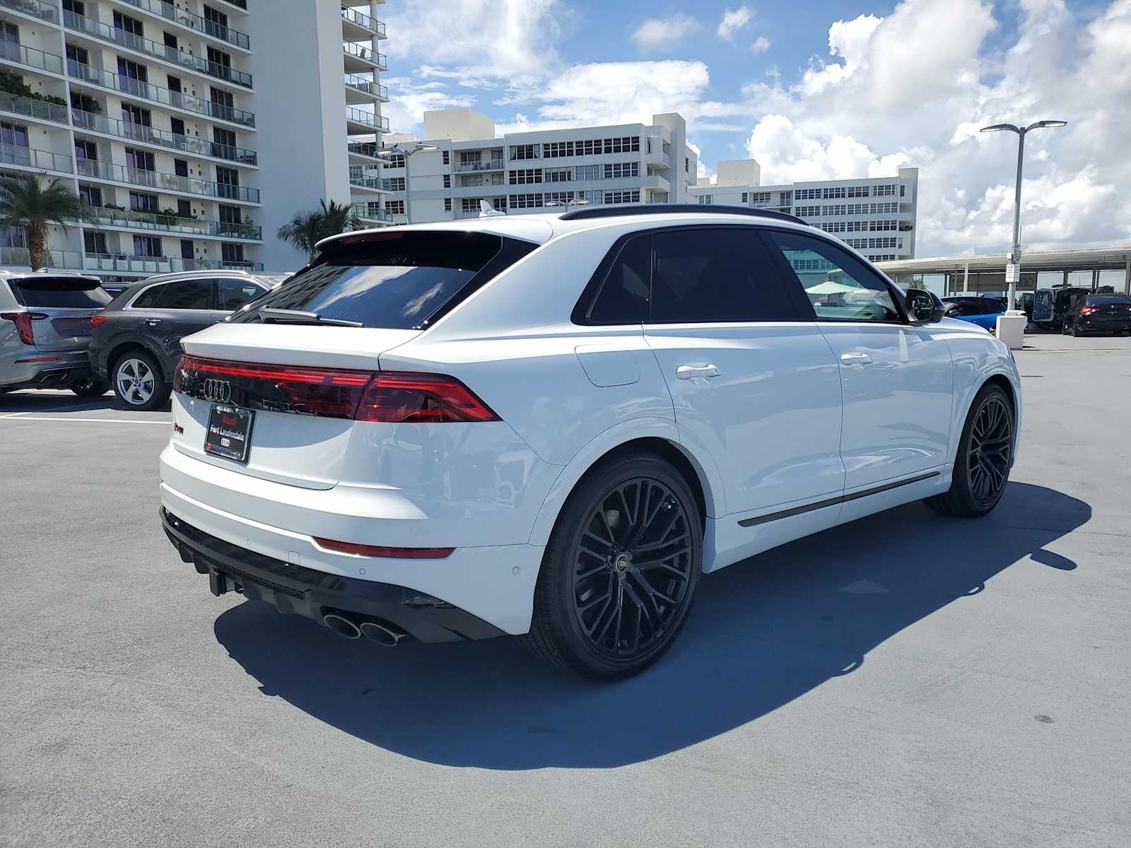 Thumbnail: 2025 Audi SQ8 - 6