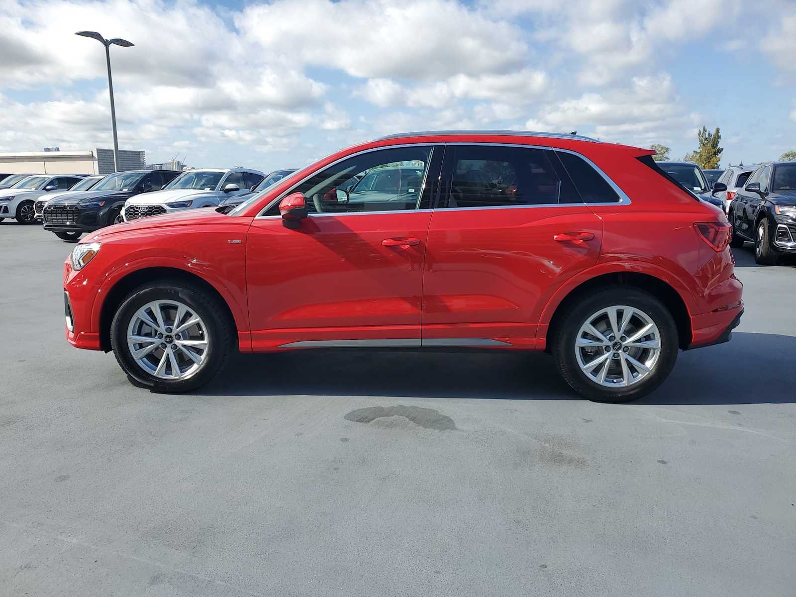 Thumbnail: 2025 Audi Q3 - 3