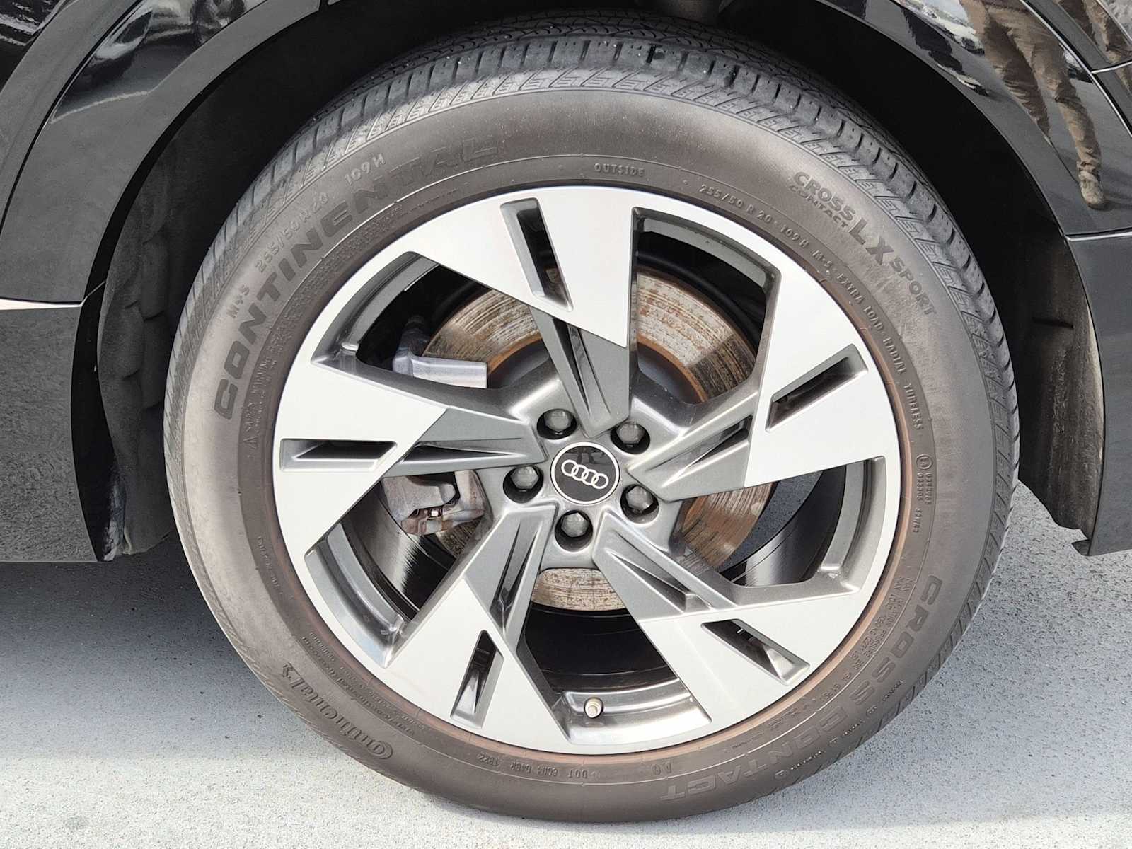 Thumbnail: 2023 Audi e-tron - 12