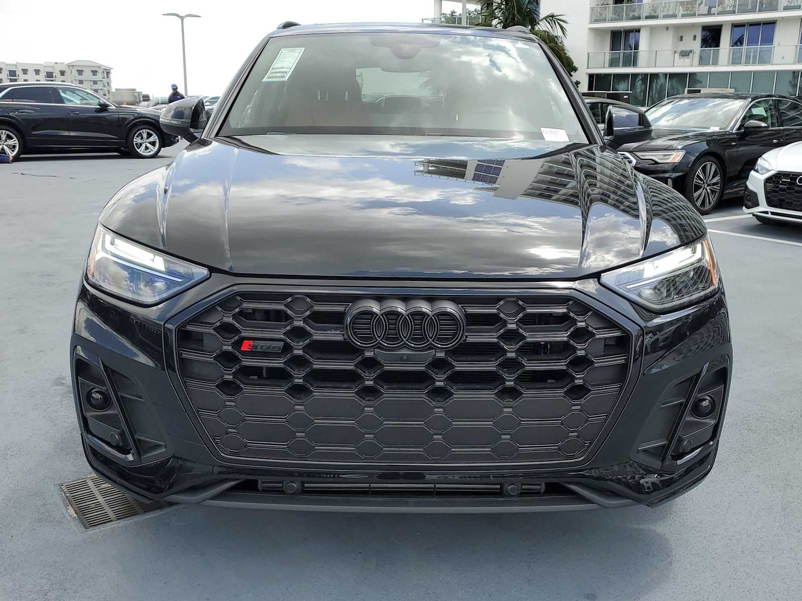 Thumbnail: 2023 Audi SQ5 - 9