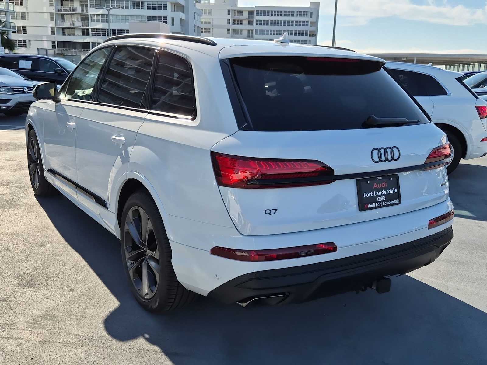 Thumbnail: 2026 Audi Q7 - 4