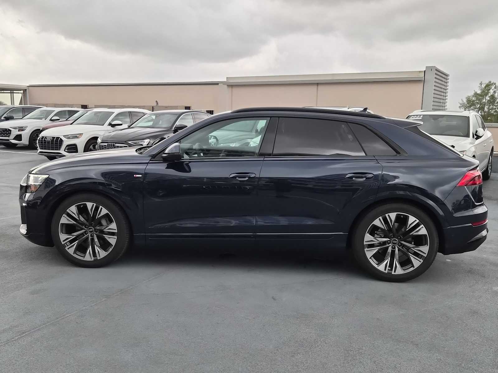 Thumbnail: 2026 Audi Q8 - 3