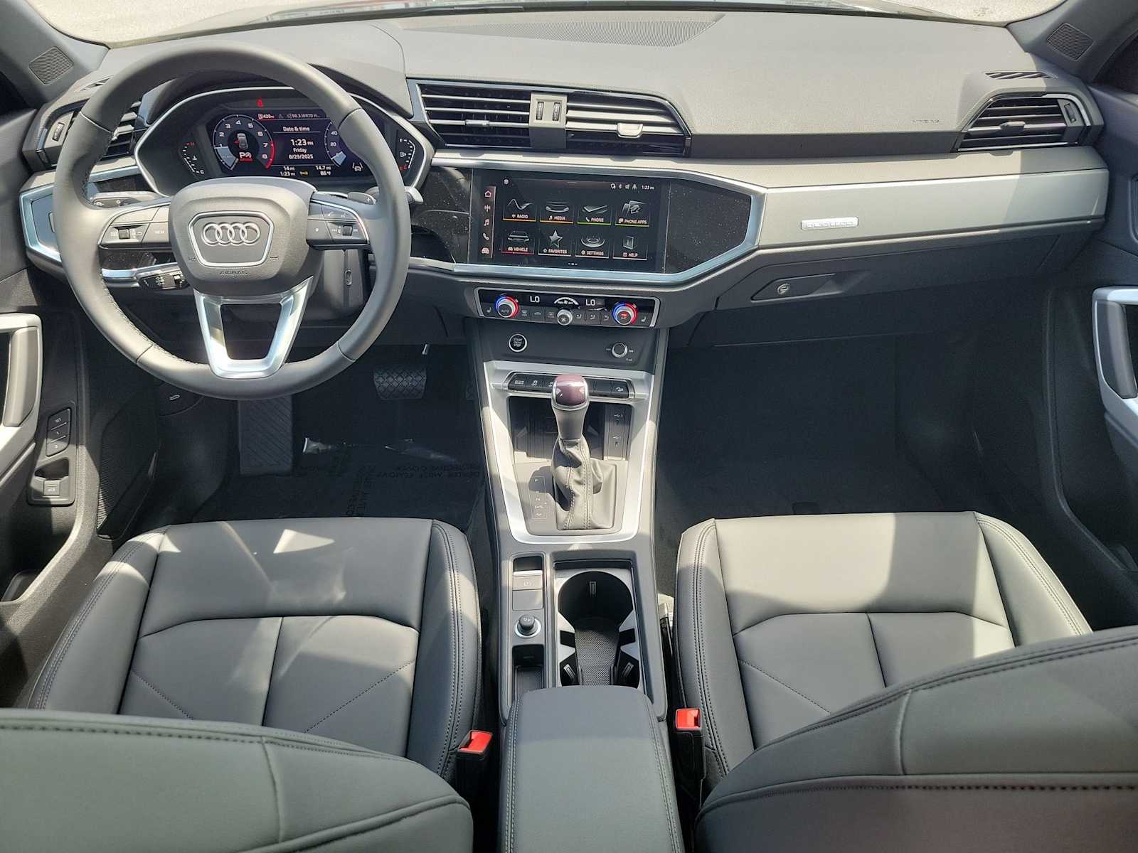 Thumbnail: 2025 Audi Q3 - 14