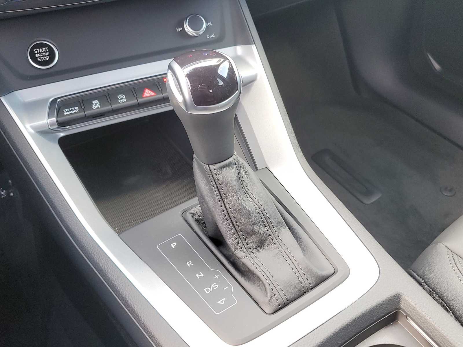 Thumbnail: 2023 Audi Q3 - 25