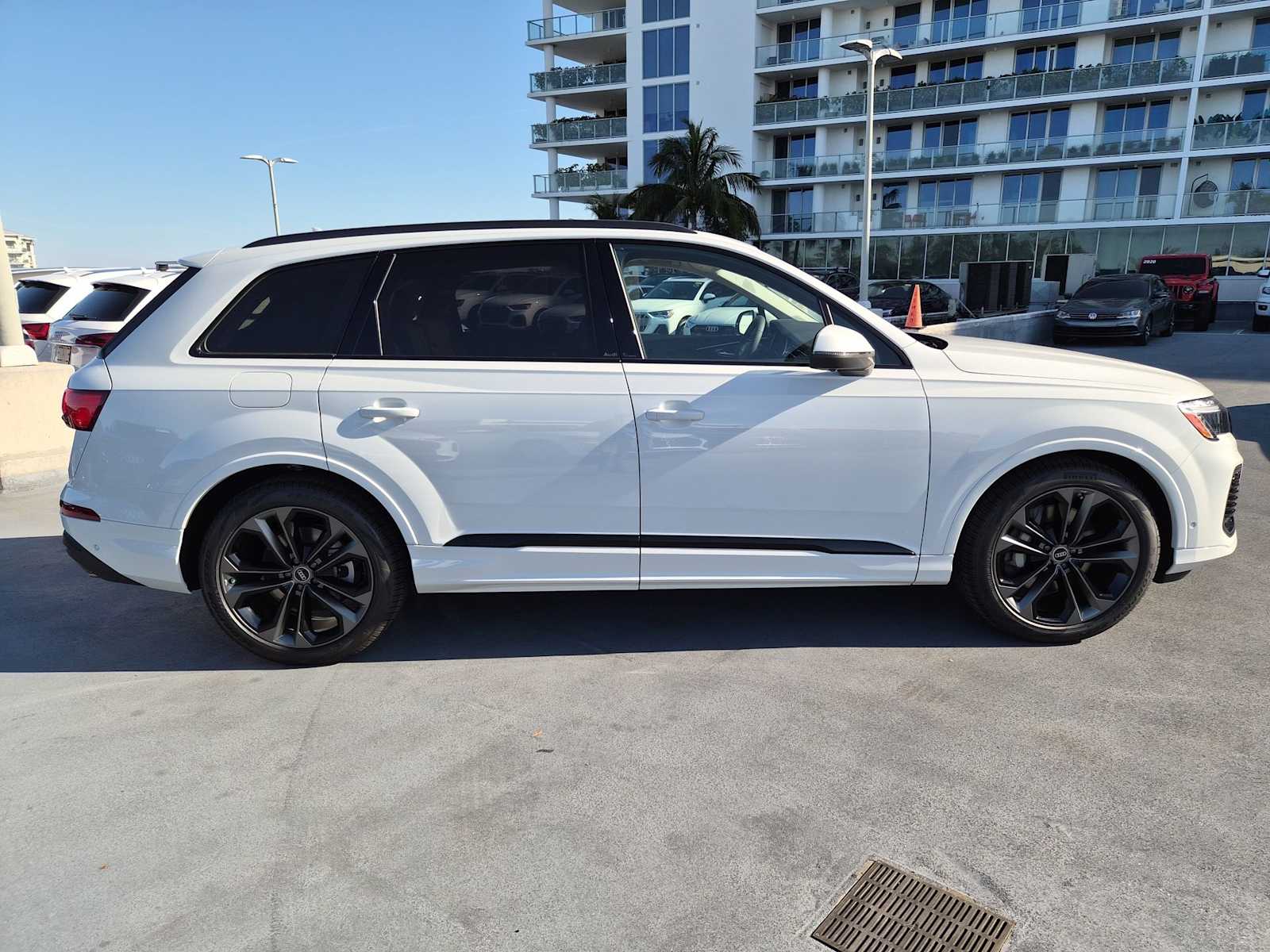 Thumbnail: 2026 Audi Q7 - 7