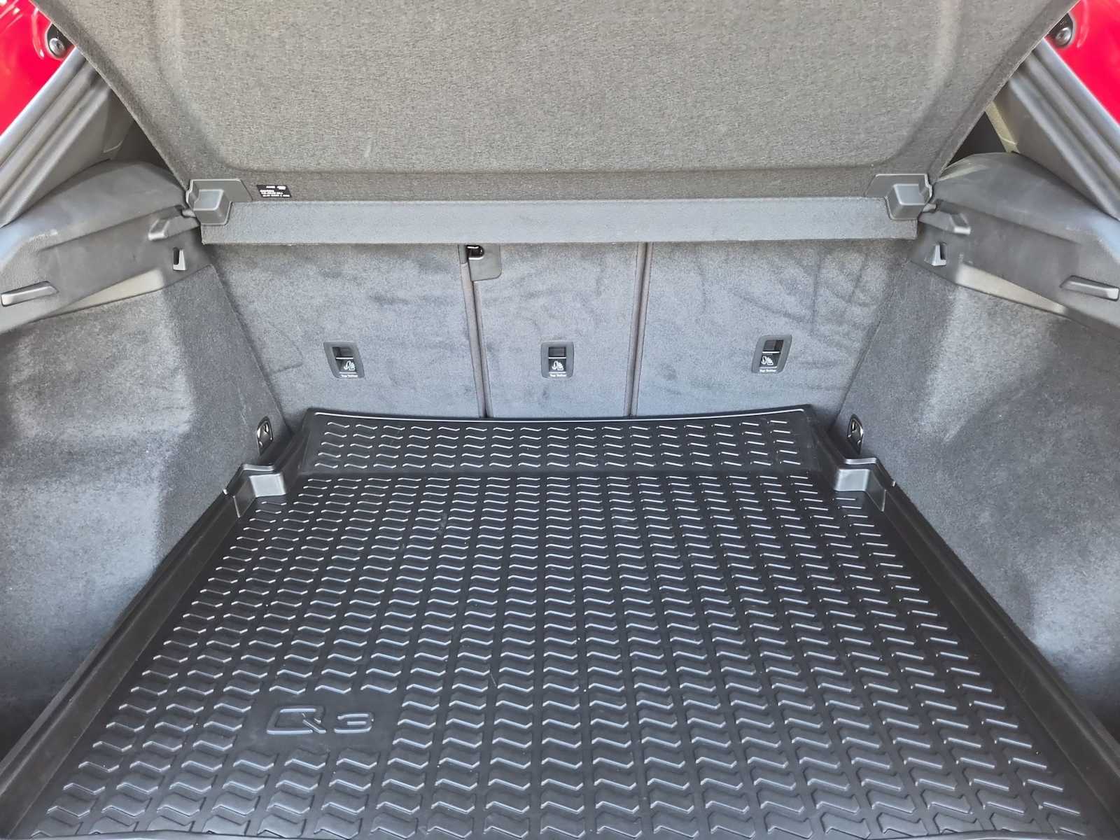 Thumbnail: 2022 Audi Q3 - 26