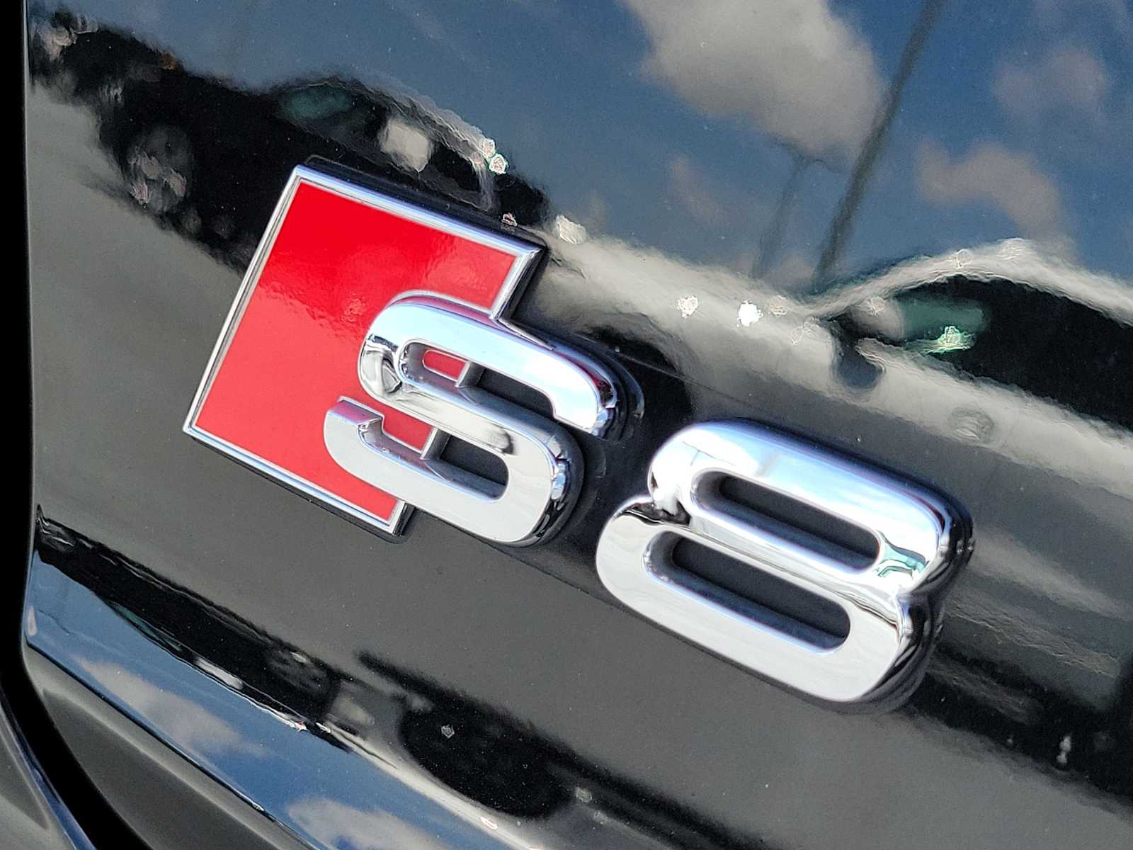 Thumbnail: 2023 Audi S8 - 12