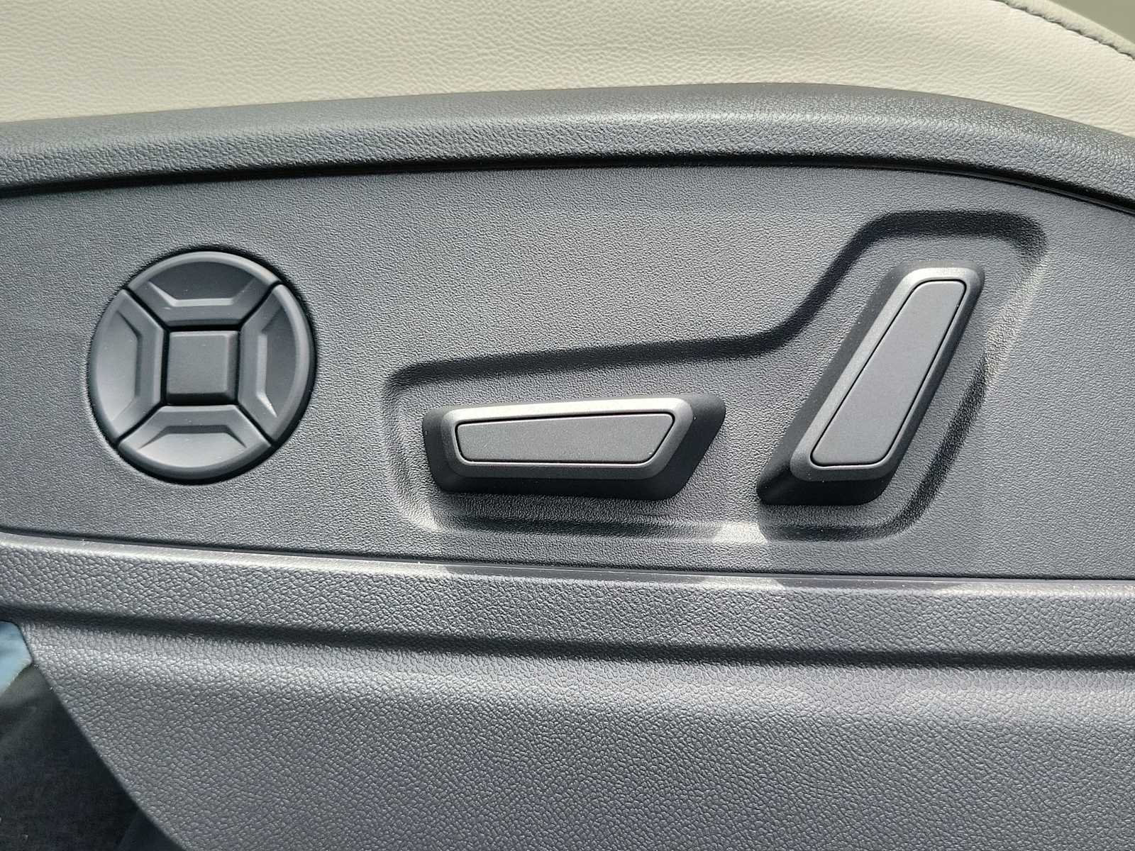 Thumbnail: 2026 Audi Q5 - 16