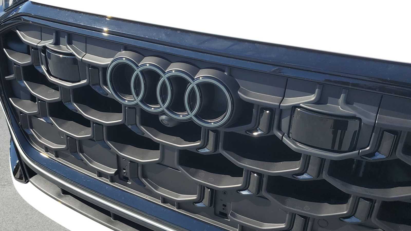 Thumbnail: 2026 Audi Q8 - 11
