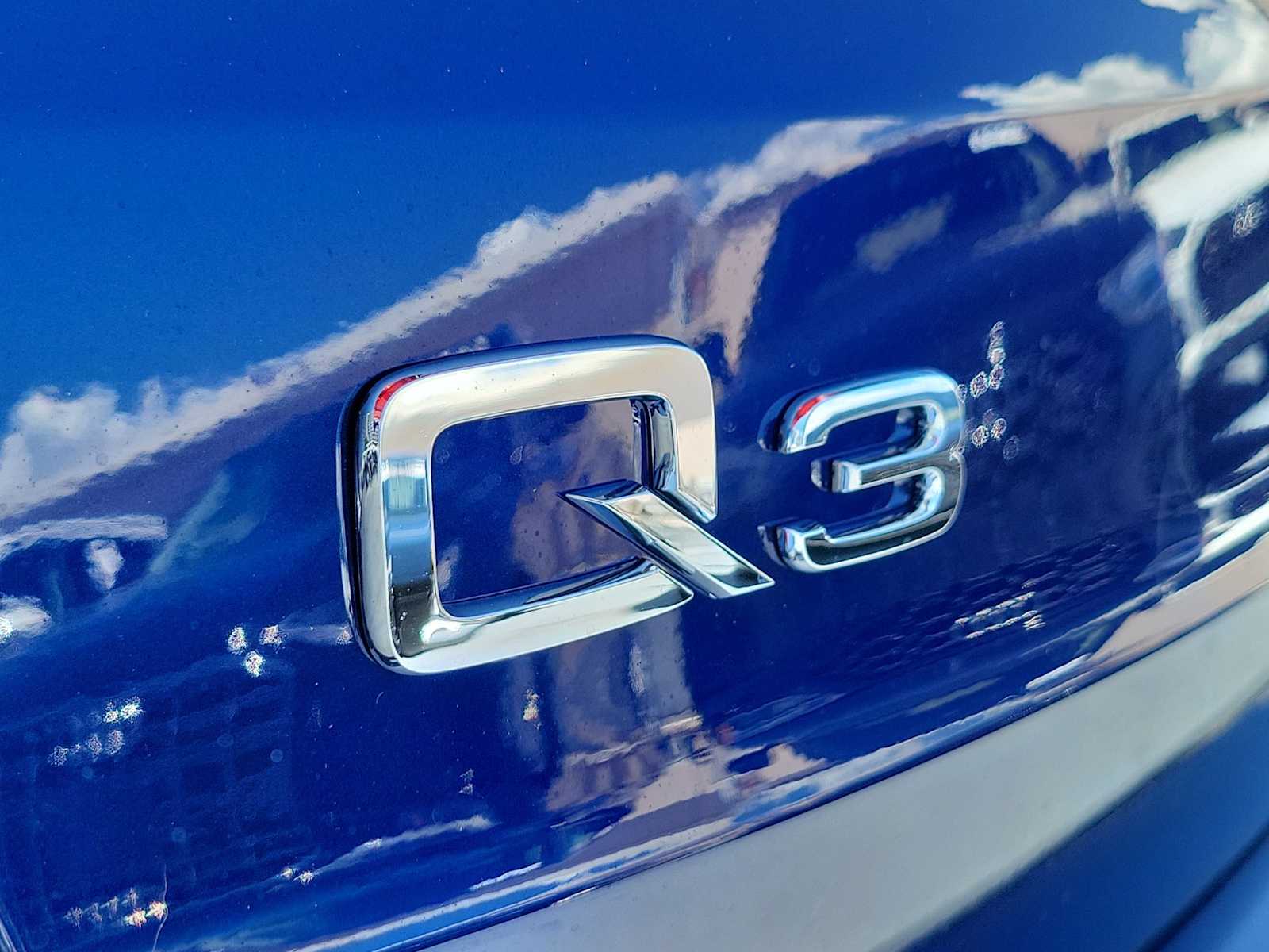 Thumbnail: 2025 Audi Q3 - 11