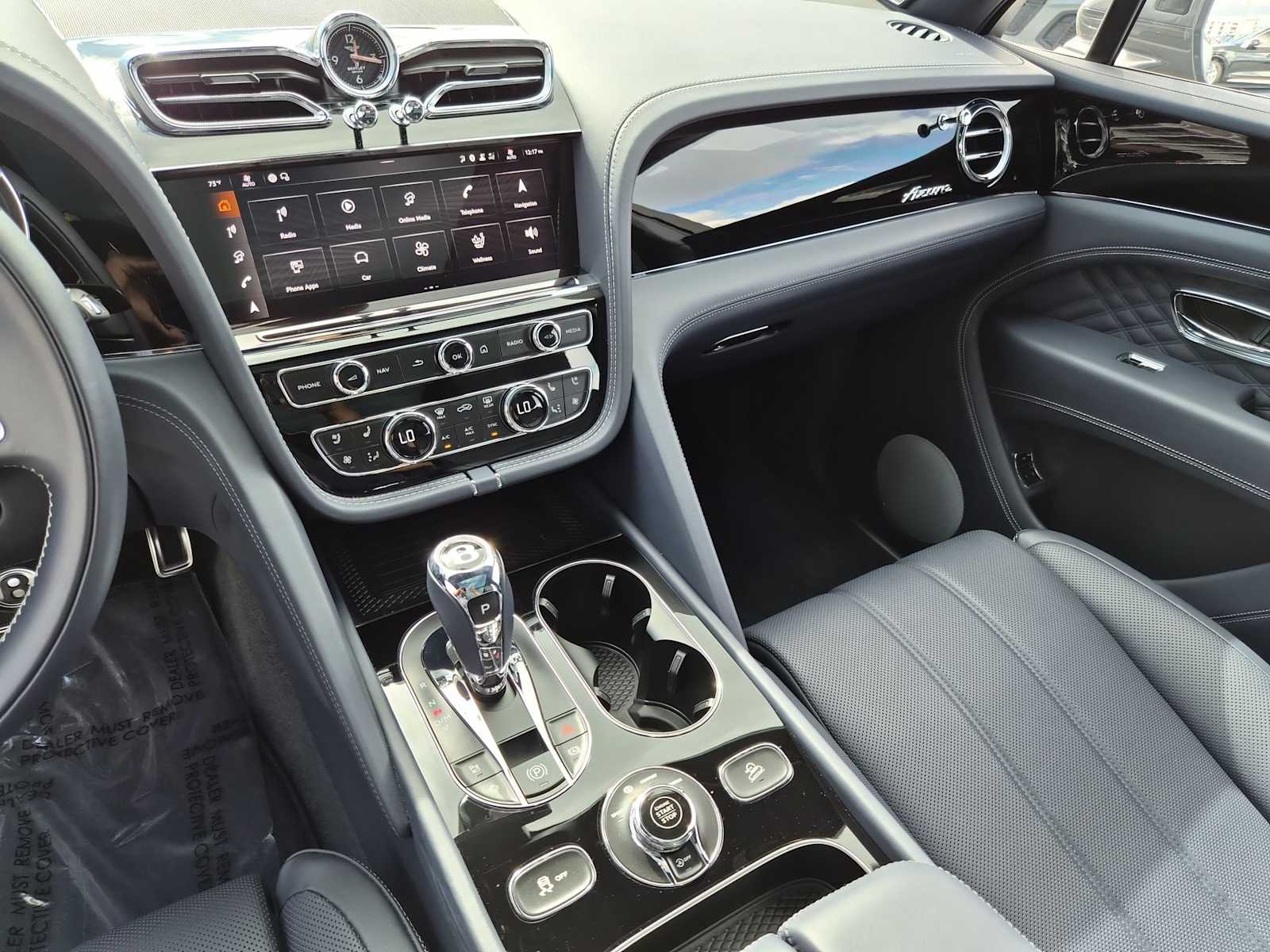 Thumbnail: 2025 Bentley Bentayga - 22