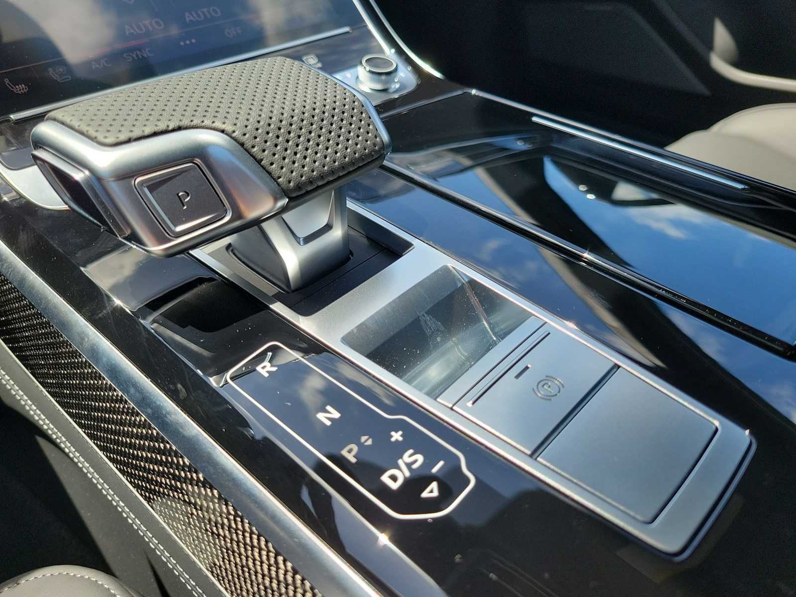 Thumbnail: 2026 Audi S8 - 29
