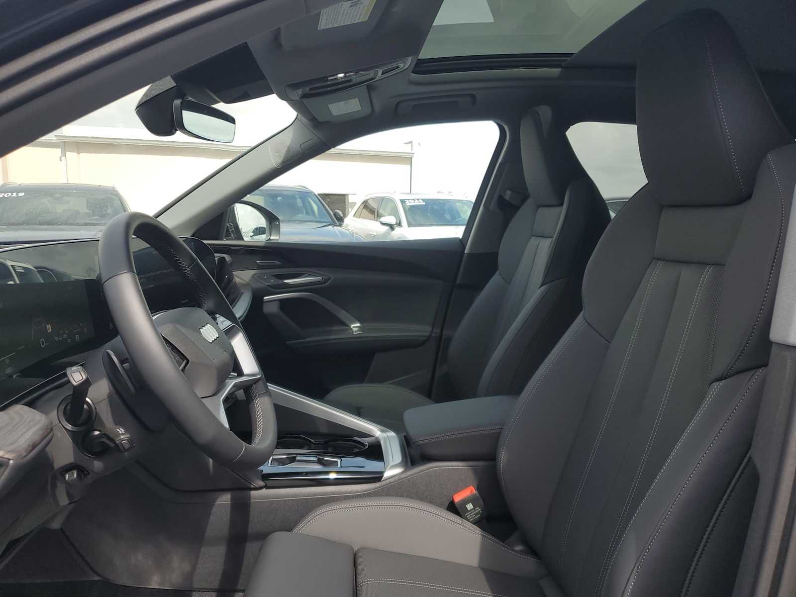 Thumbnail: 2025 Audi Q5 - 12