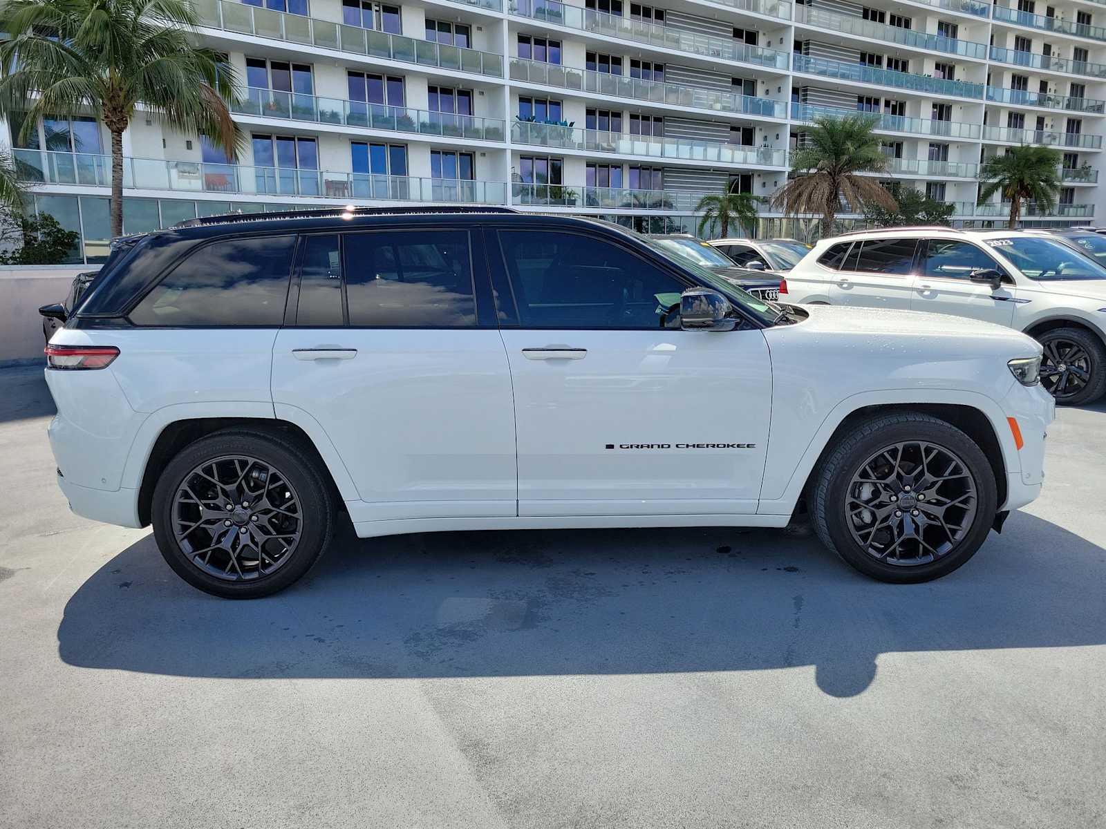 Thumbnail: 2024 Jeep Grand Cherokee - 7
