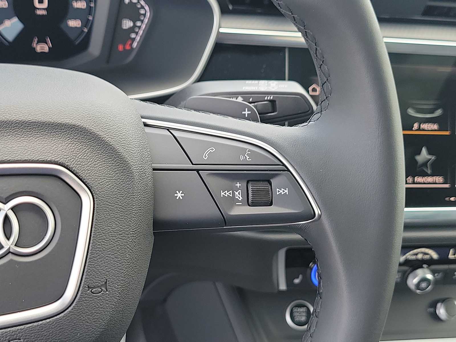 Thumbnail: 2025 Audi Q3 - 22