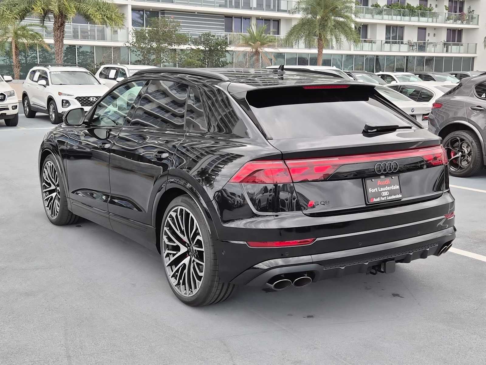 Thumbnail: 2026 Audi SQ8 - 4