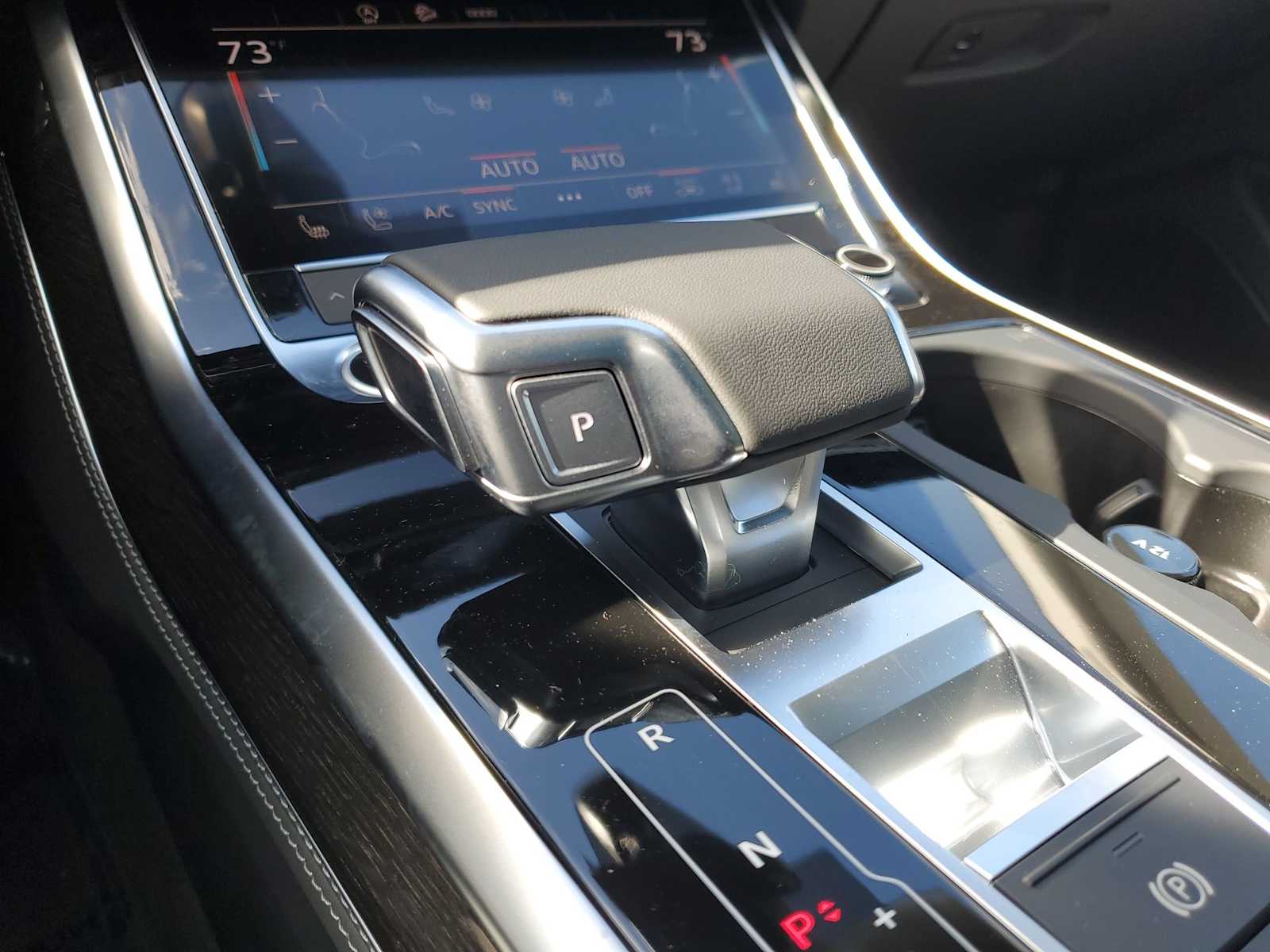 Thumbnail: 2025 Audi Q8 - 22