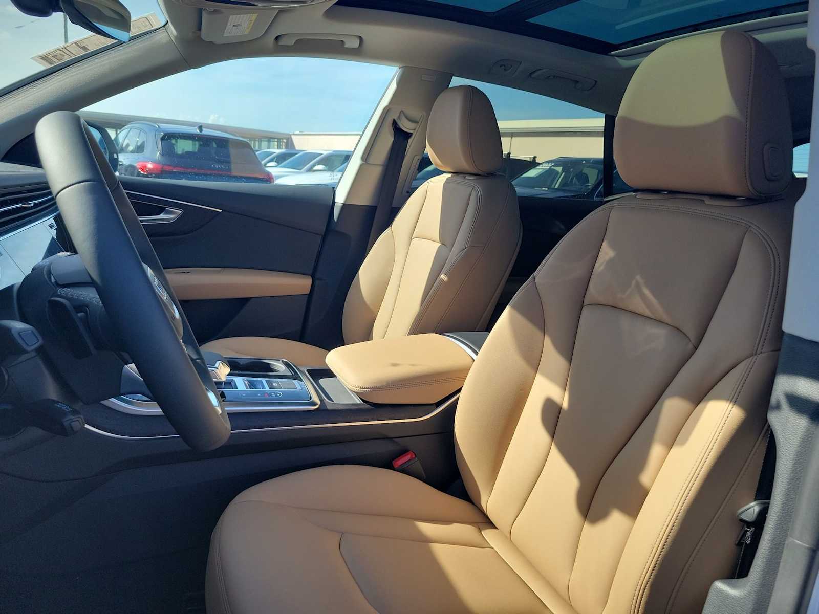 Thumbnail: 2025 Audi Q8 - 15