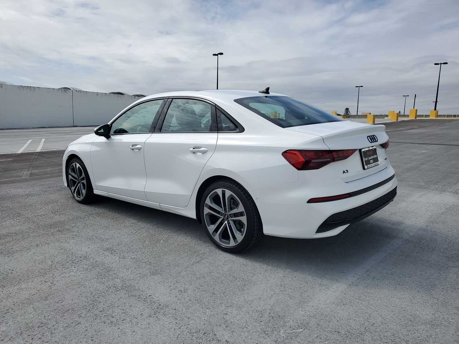 2025 Audi A3 2.0T Premium photo 4