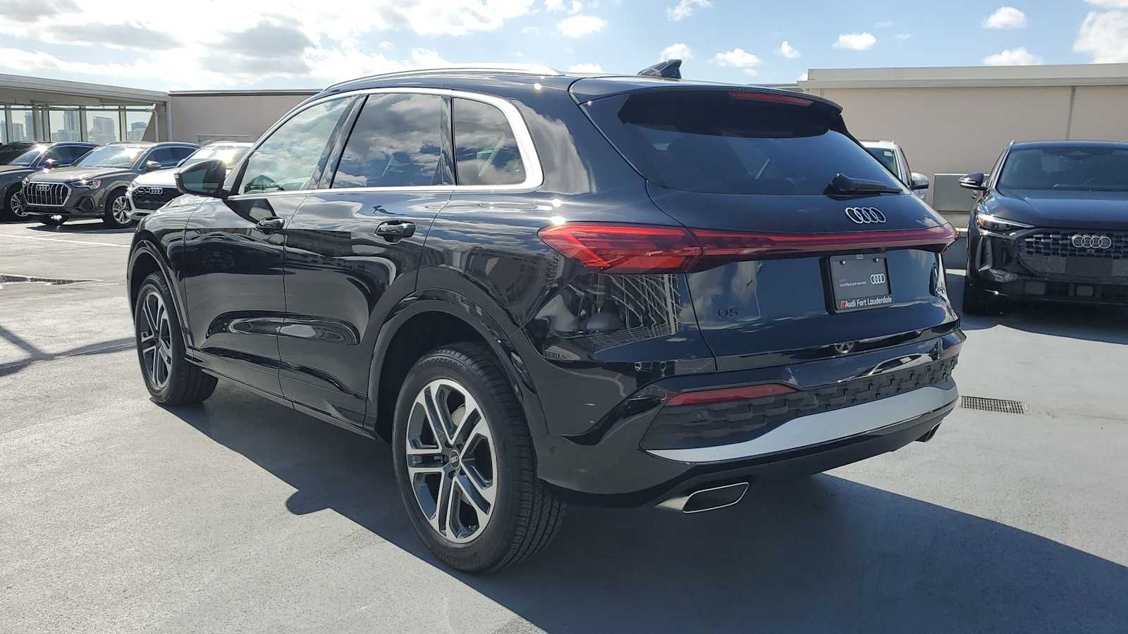 Thumbnail: 2025 Audi Q5 - 4