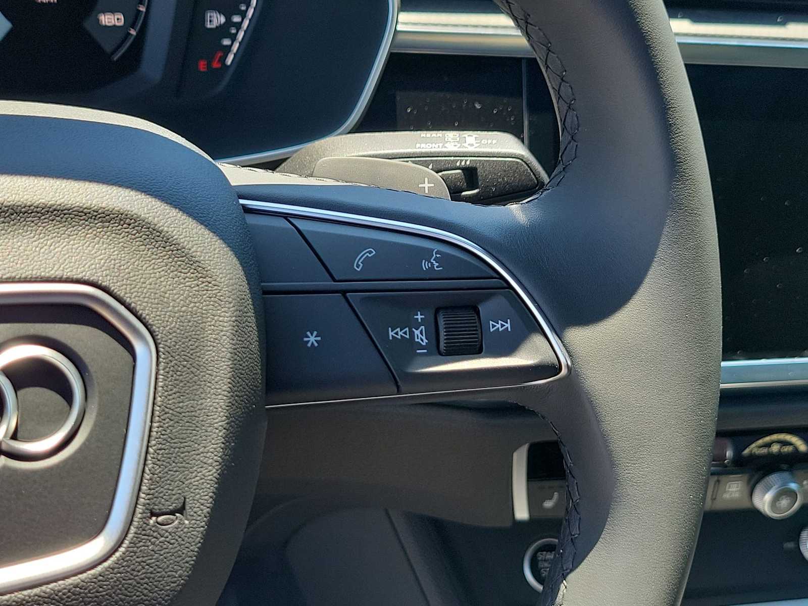 Thumbnail: 2025 Audi Q3 - 22