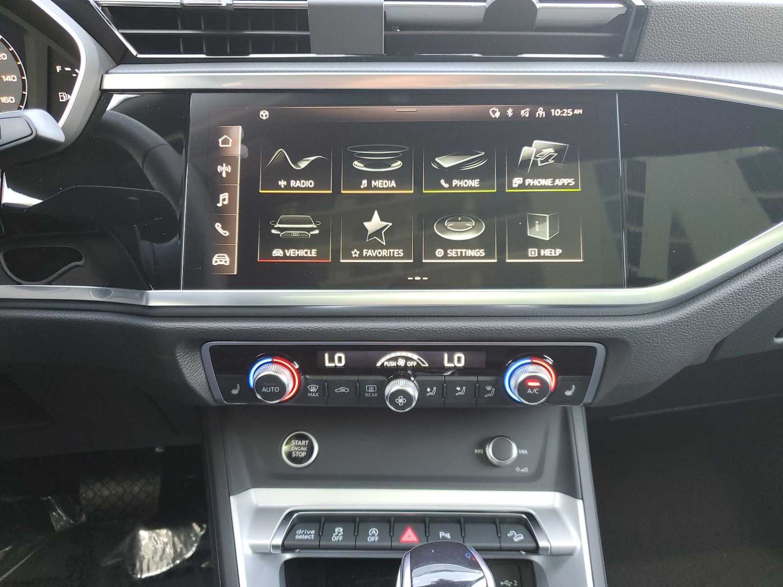 Thumbnail: 2025 Audi Q3 - 19