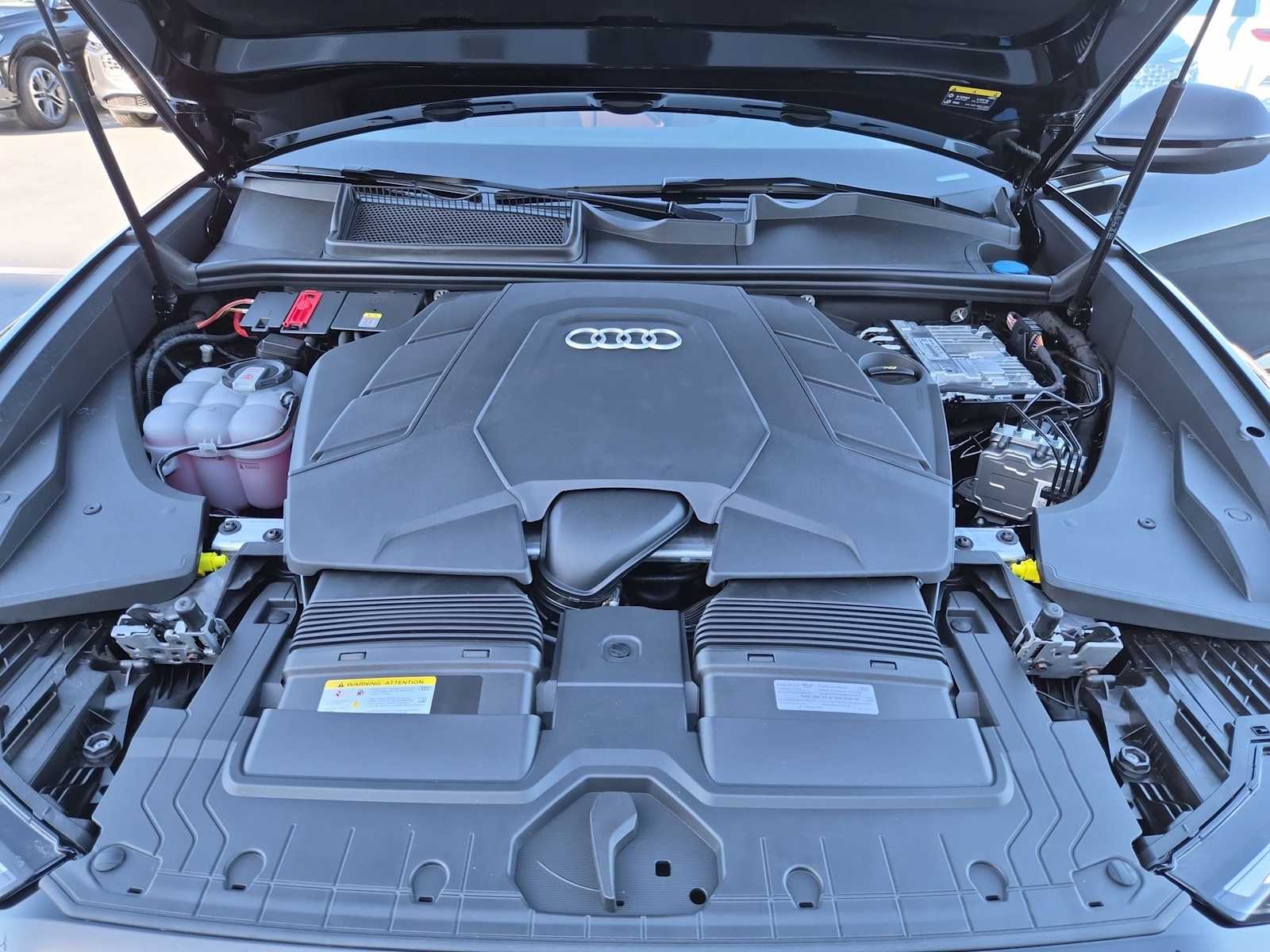 Thumbnail: 2026 Audi Q8 - 13