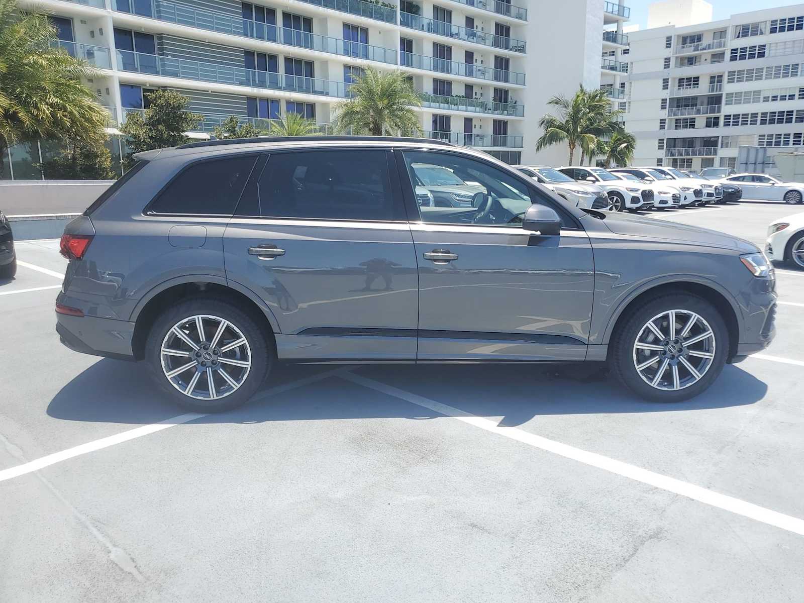Thumbnail: 2023 Audi Q7 - 7