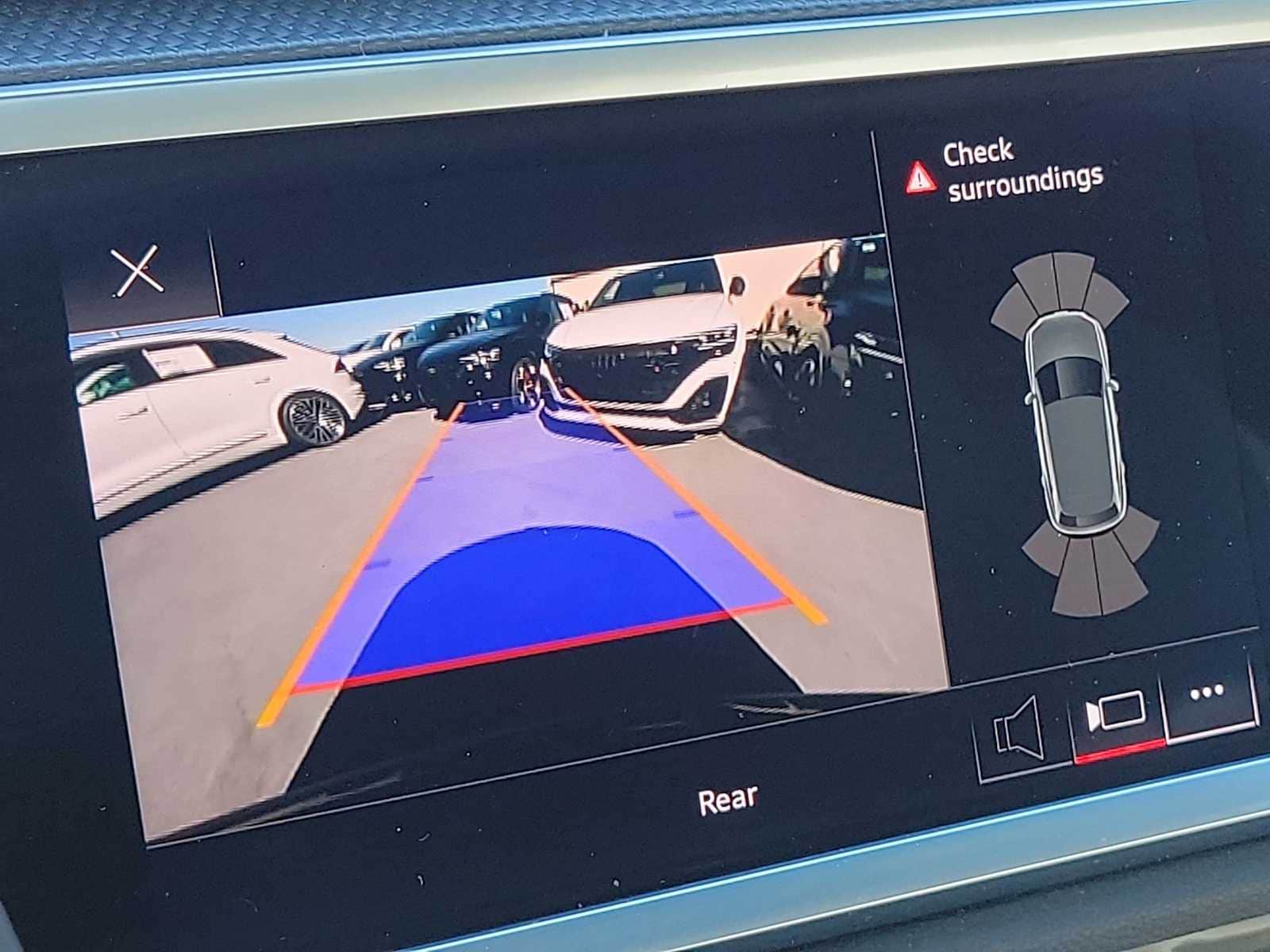 Thumbnail: 2022 Audi Q3 - 26