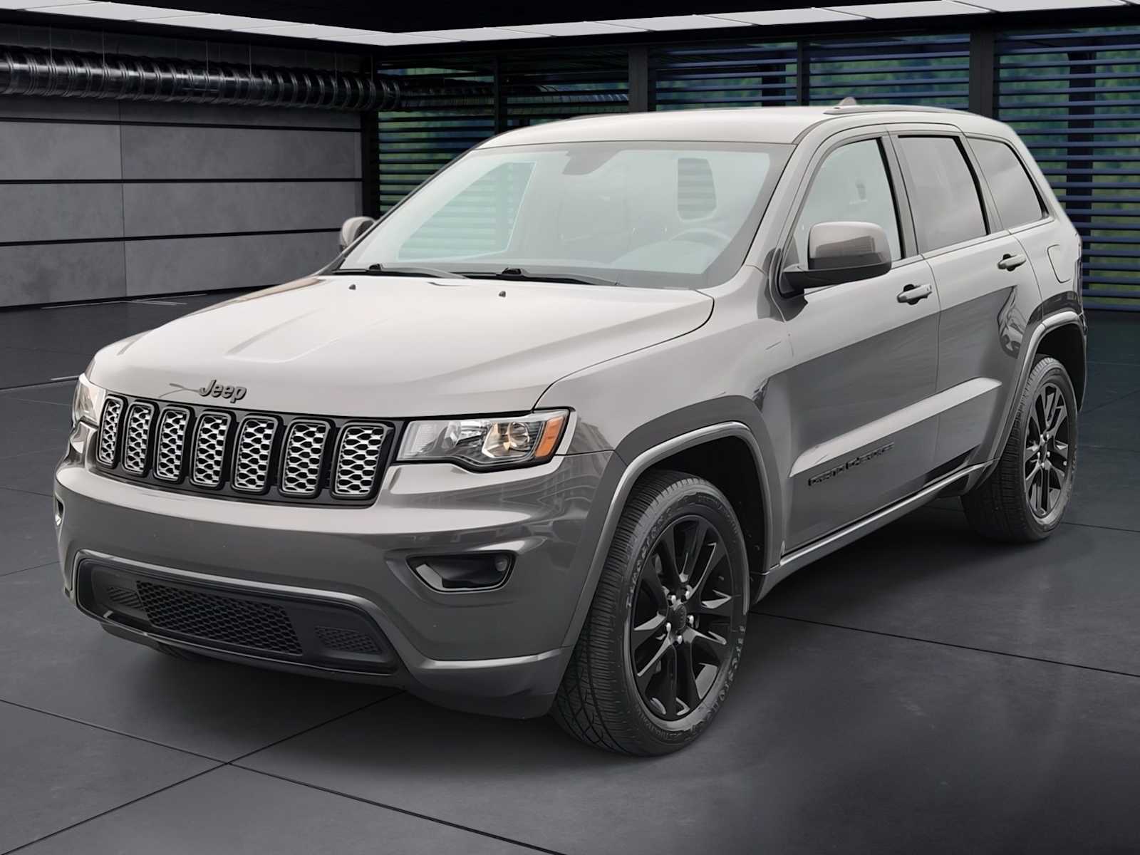 Thumbnail: 2019 Jeep Grand Cherokee - 1