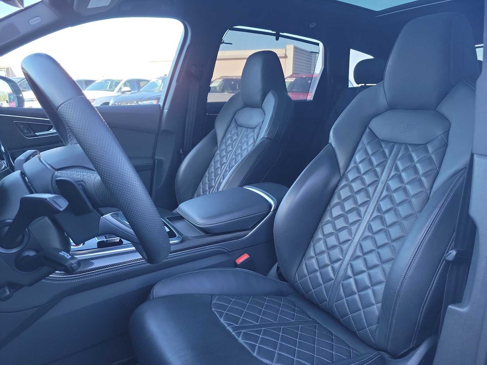 Thumbnail: 2023 Audi SQ7 - 15