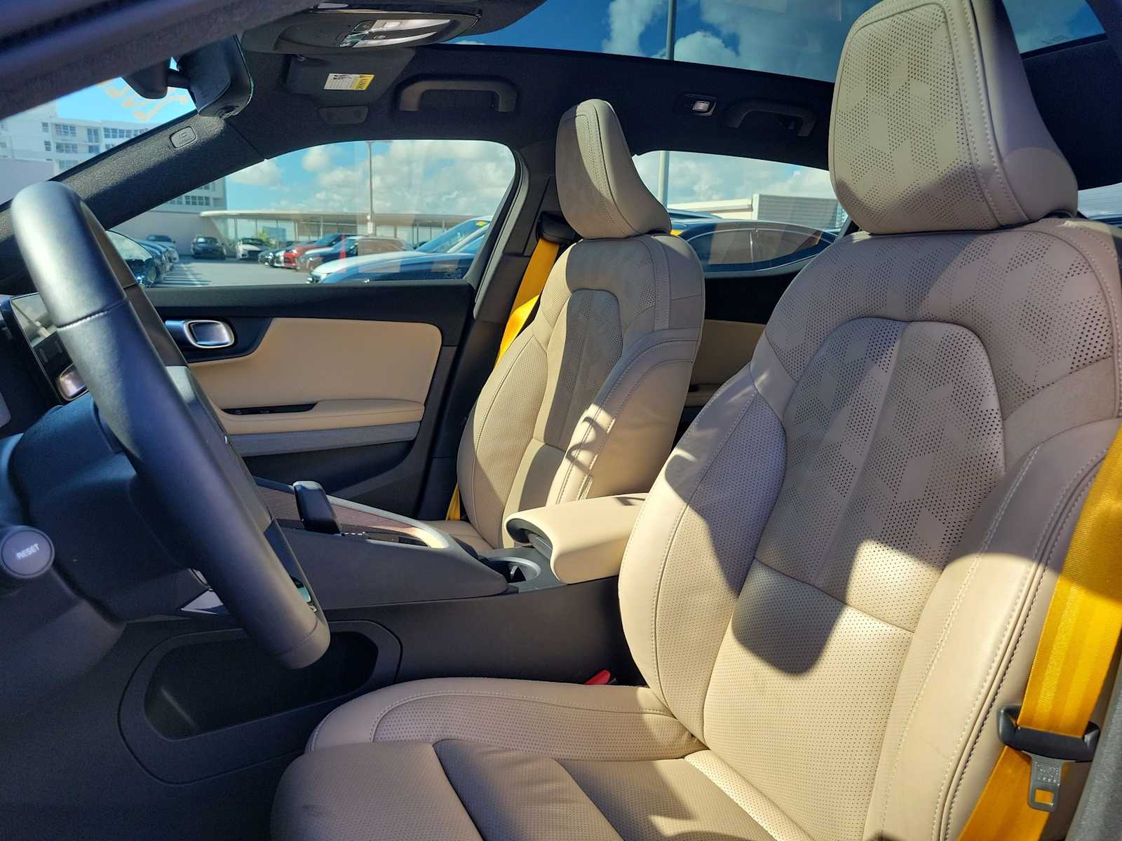 Thumbnail: 2022 Polestar 2 - 14