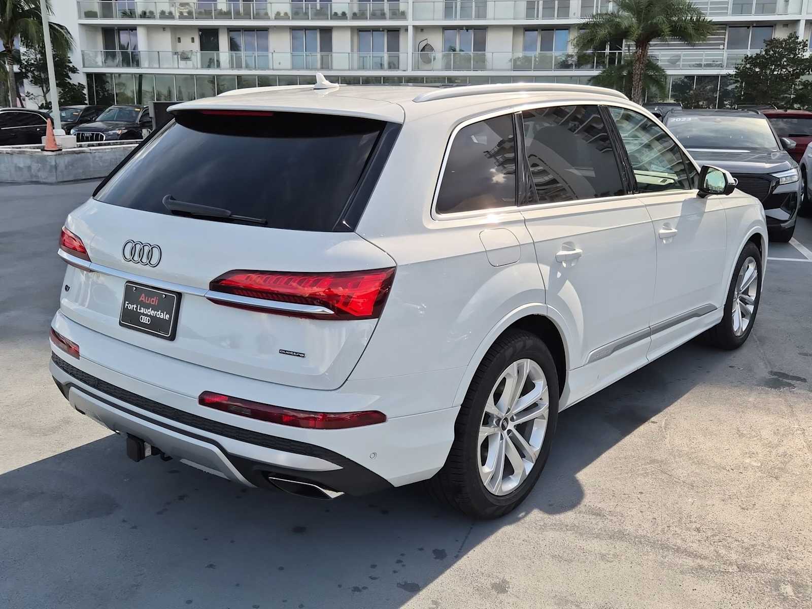 Thumbnail: 2026 Audi Q7 - 6