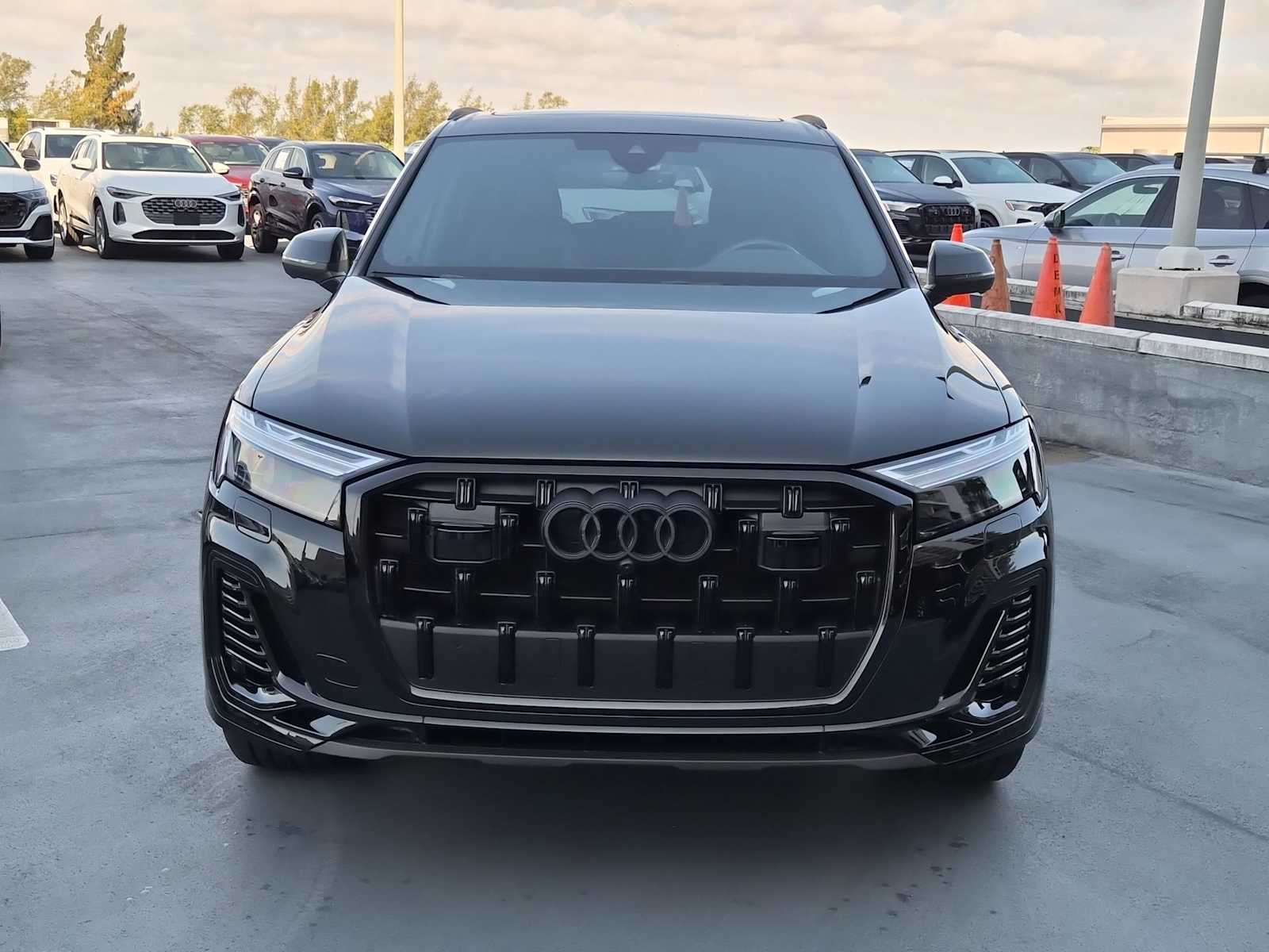 Thumbnail: 2025 Audi Q7 - 9