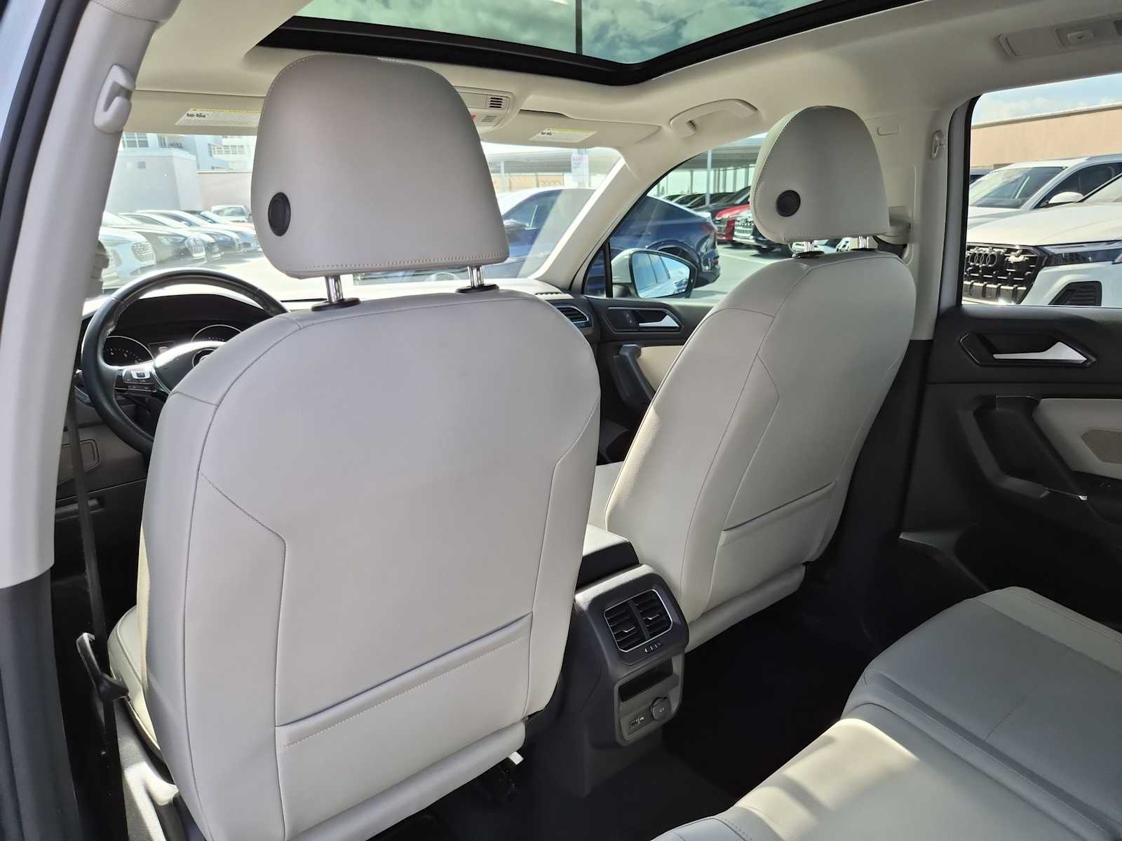 Thumbnail: 2018 Volkswagen Tiguan - 17