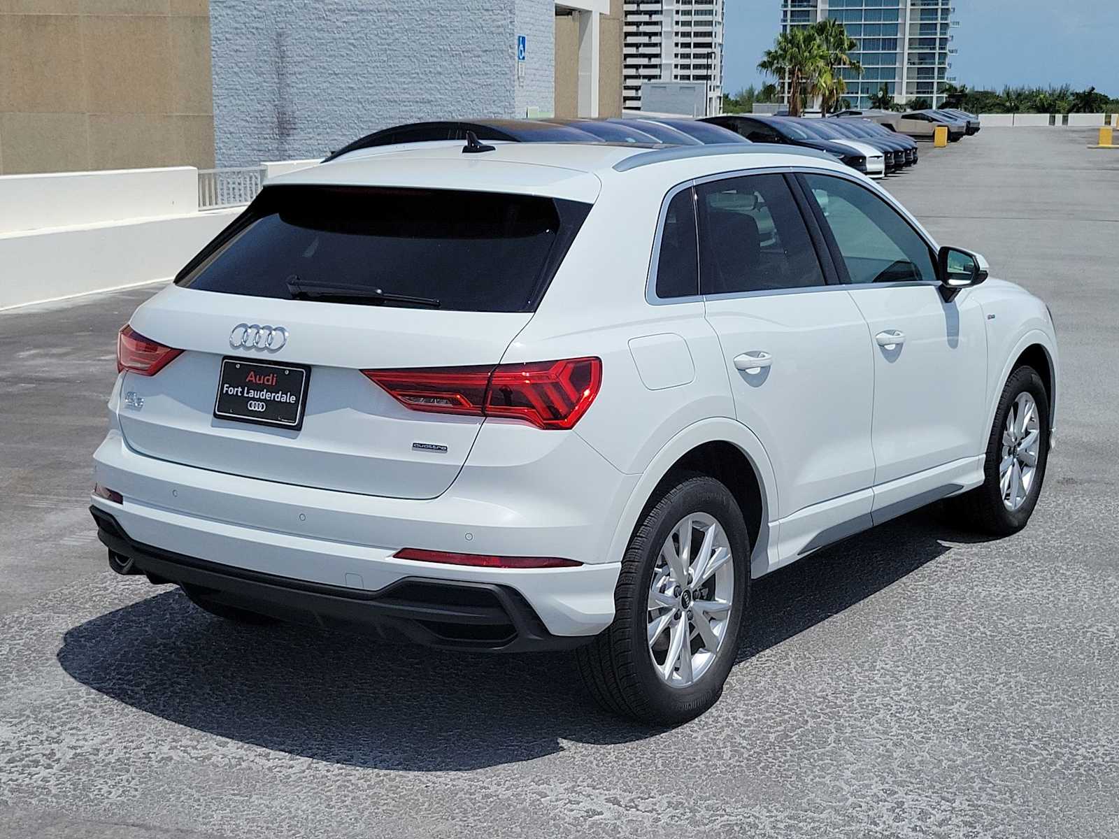 Thumbnail: 2025 Audi Q3 - 6