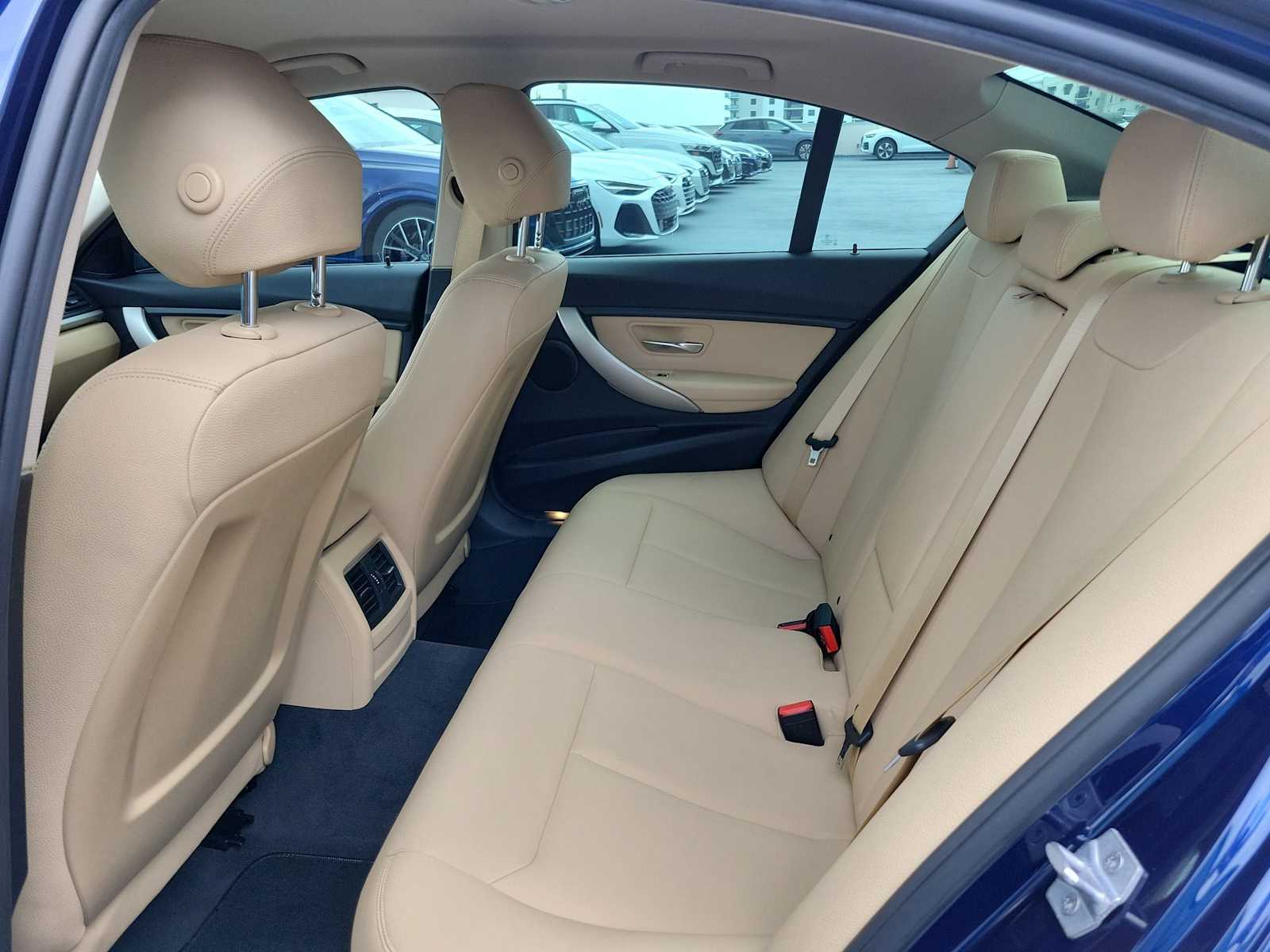 Thumbnail: 2018 BMW 3 Series - 16