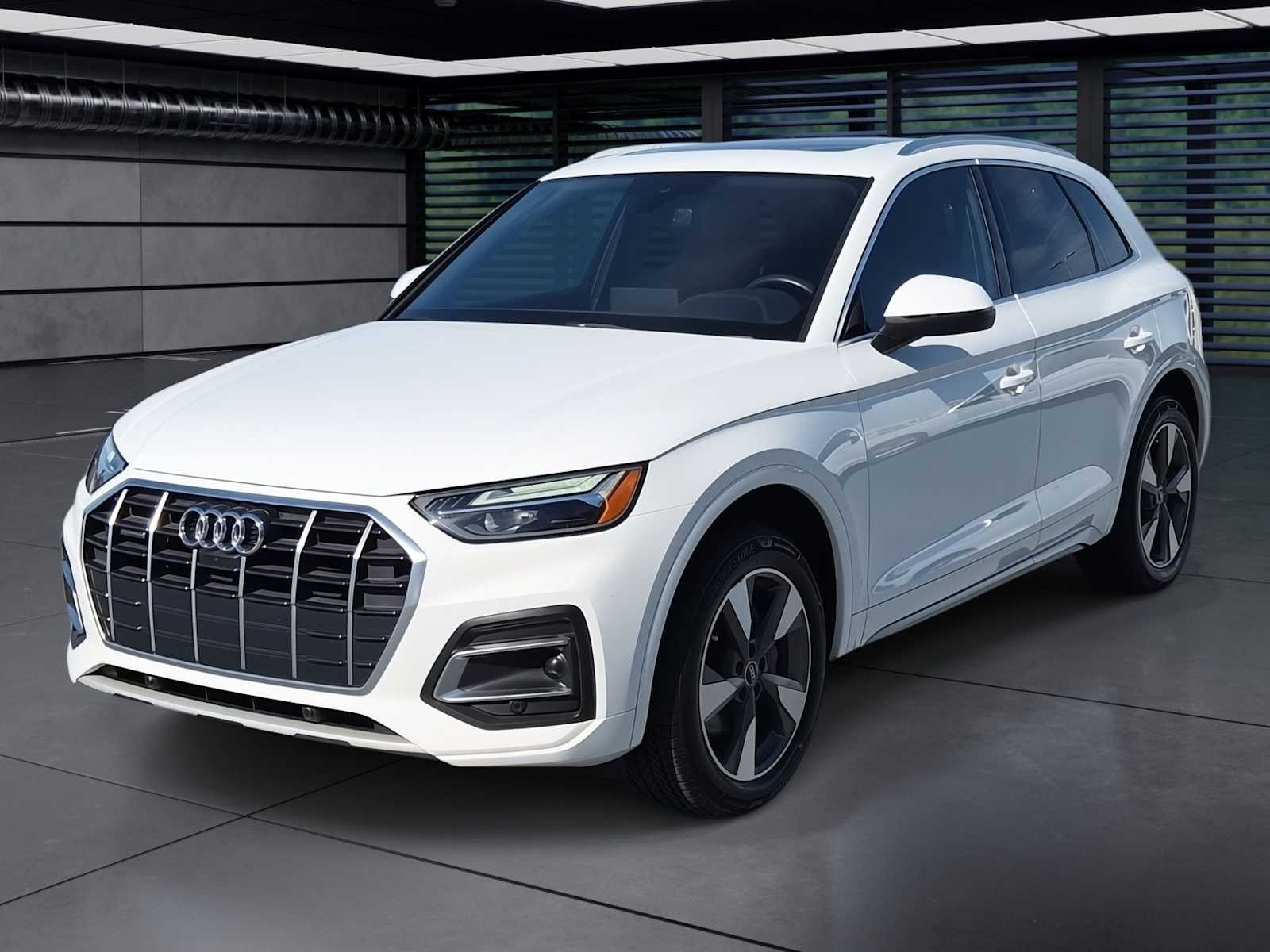 Thumbnail: 2022 Audi Q5 - 1