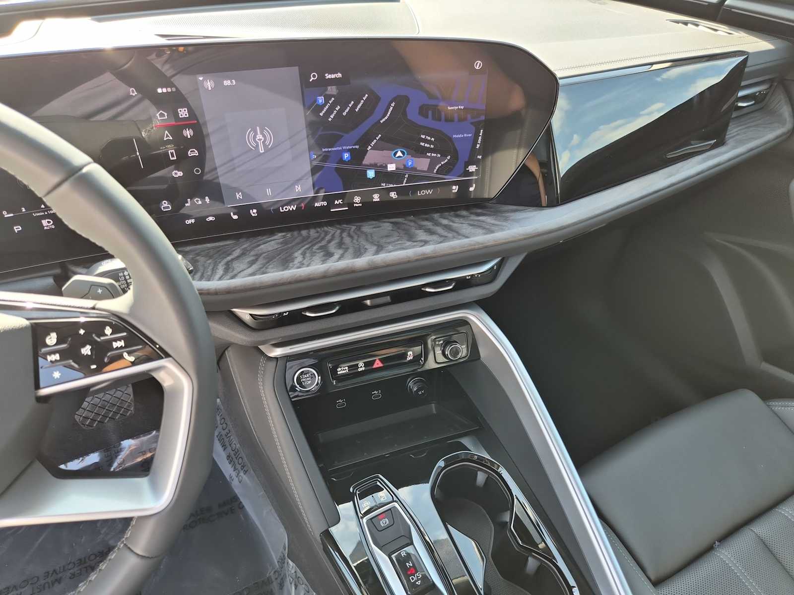 Thumbnail: 2025 Audi Q5 - 23