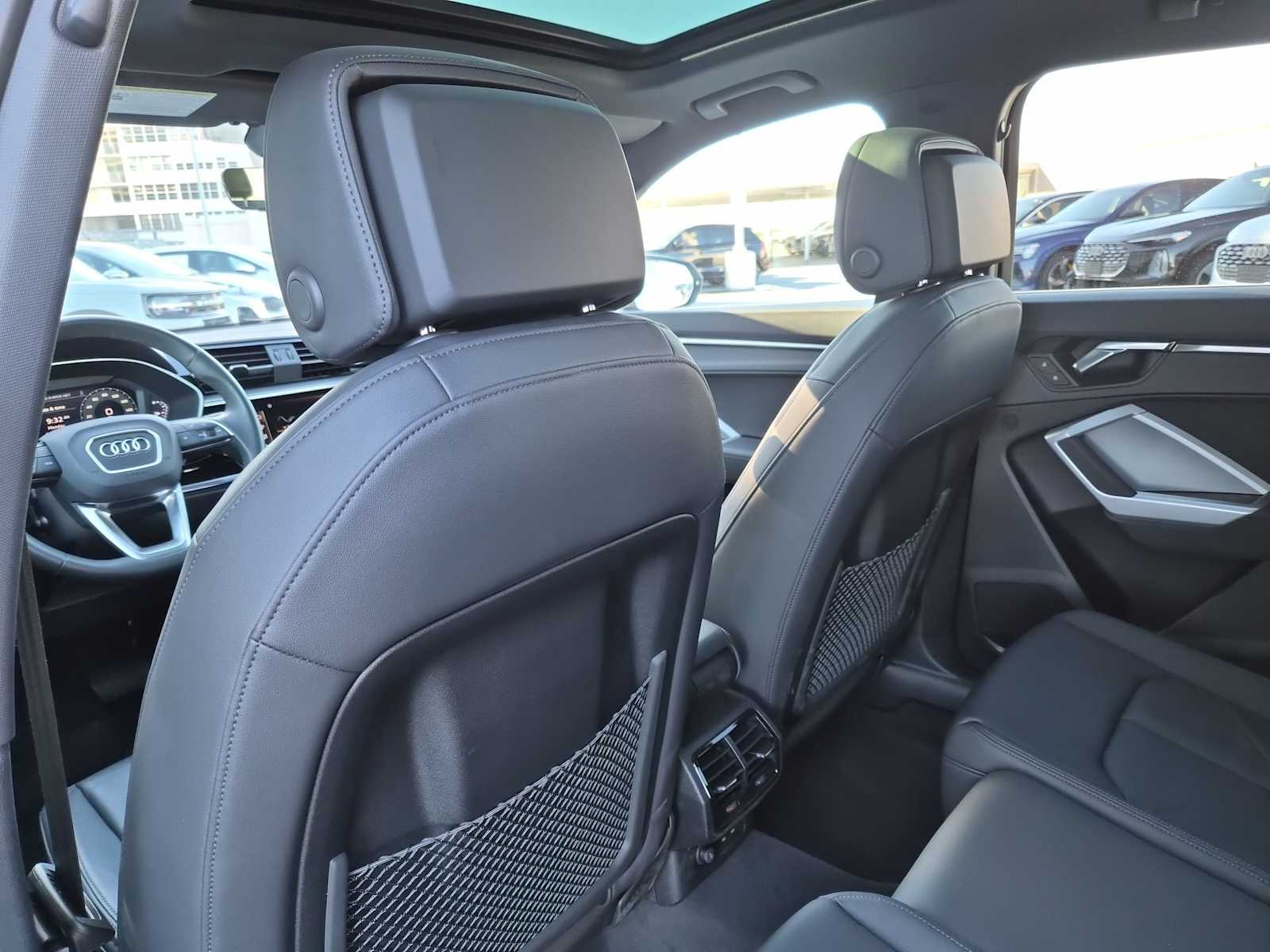 Thumbnail: 2025 Audi Q3 - 17