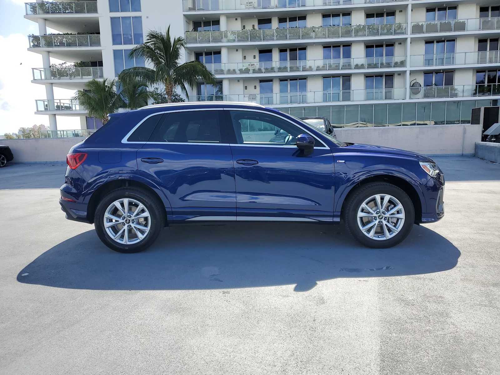 Thumbnail: 2025 Audi Q3 - 7