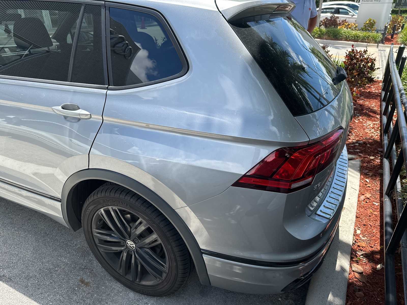 Thumbnail: 2022 Volkswagen Tiguan - 3