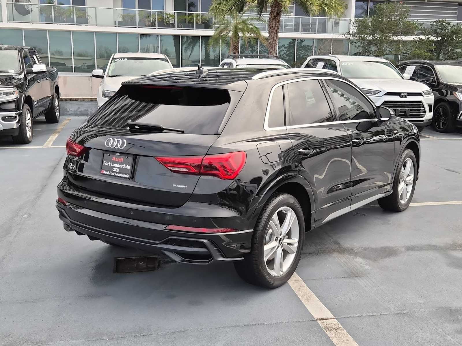 Thumbnail: 2021 Audi Q3 - 6