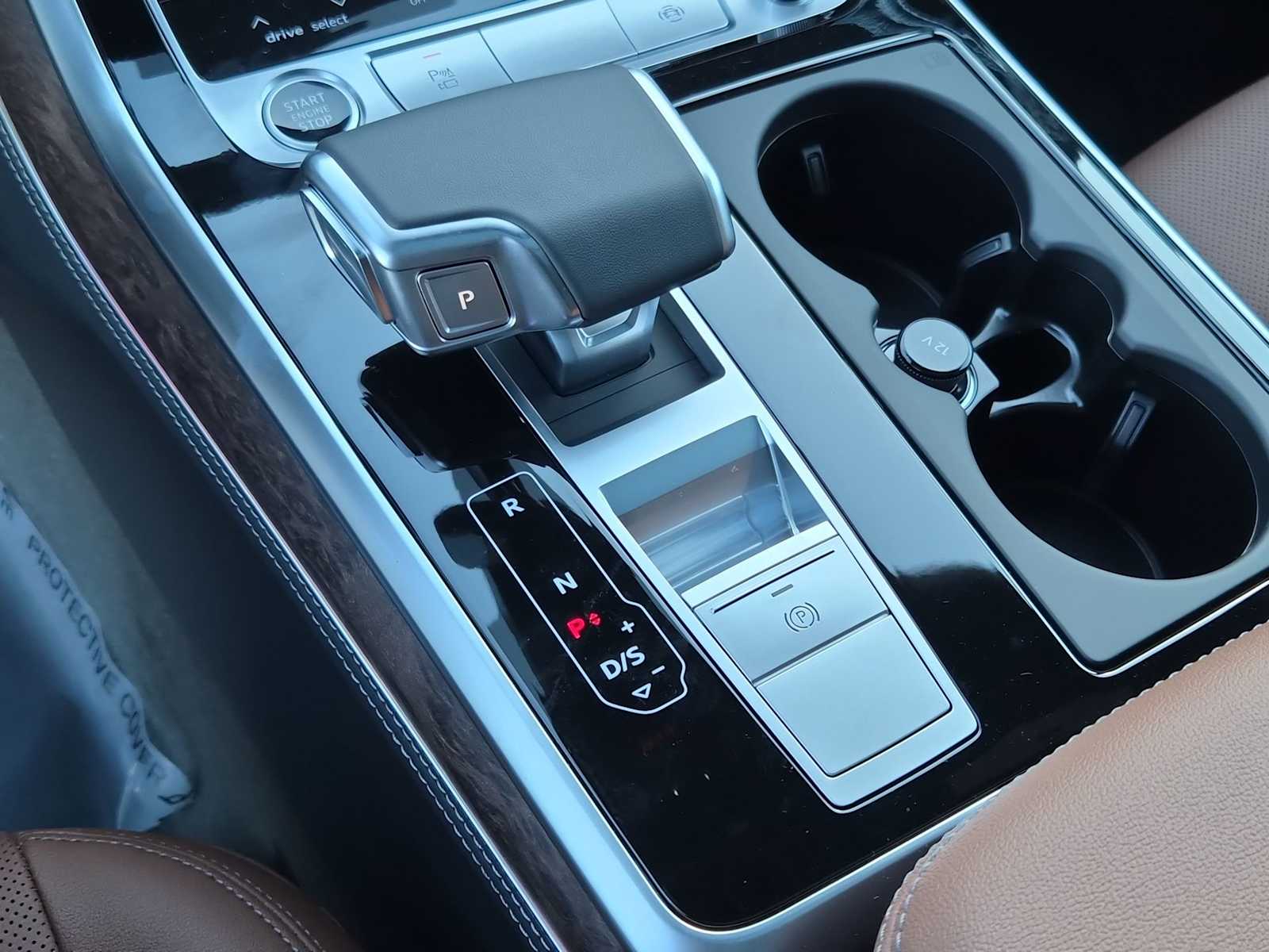 Thumbnail: 2026 Audi Q8 - 25