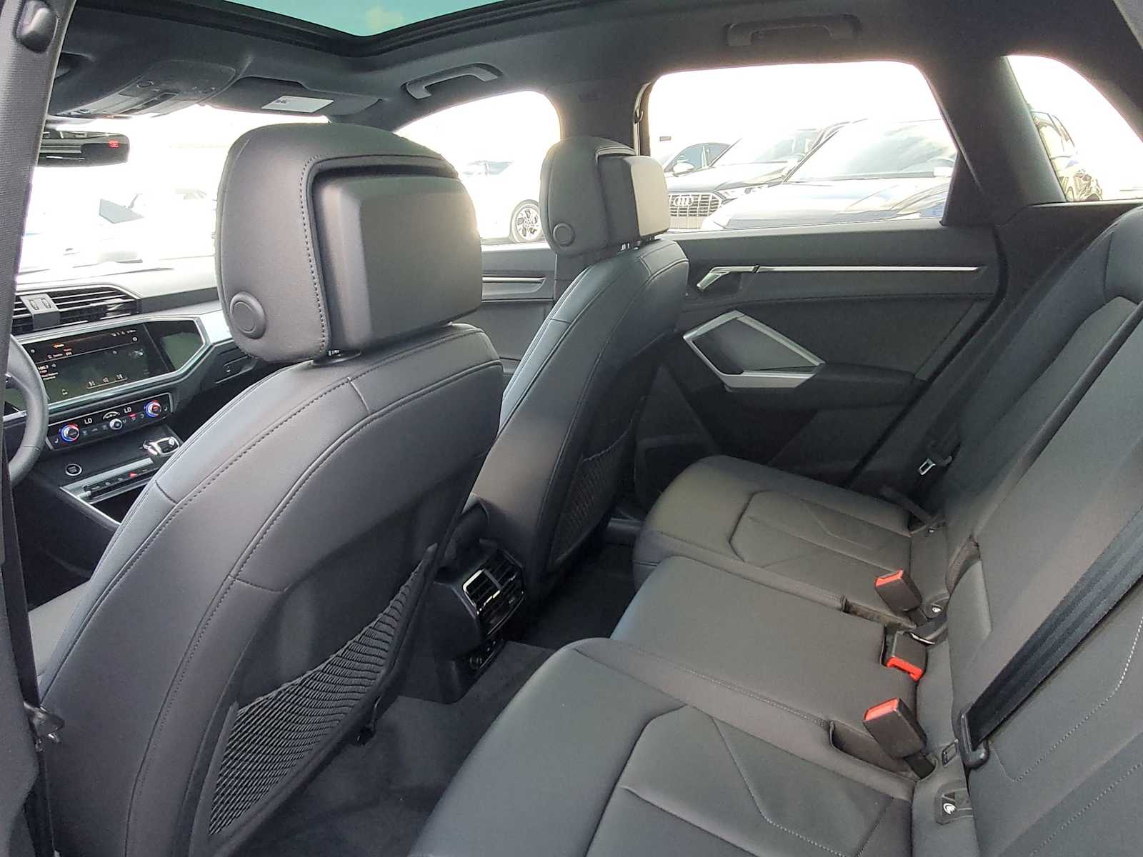 Thumbnail: 2023 Audi Q3 - 17