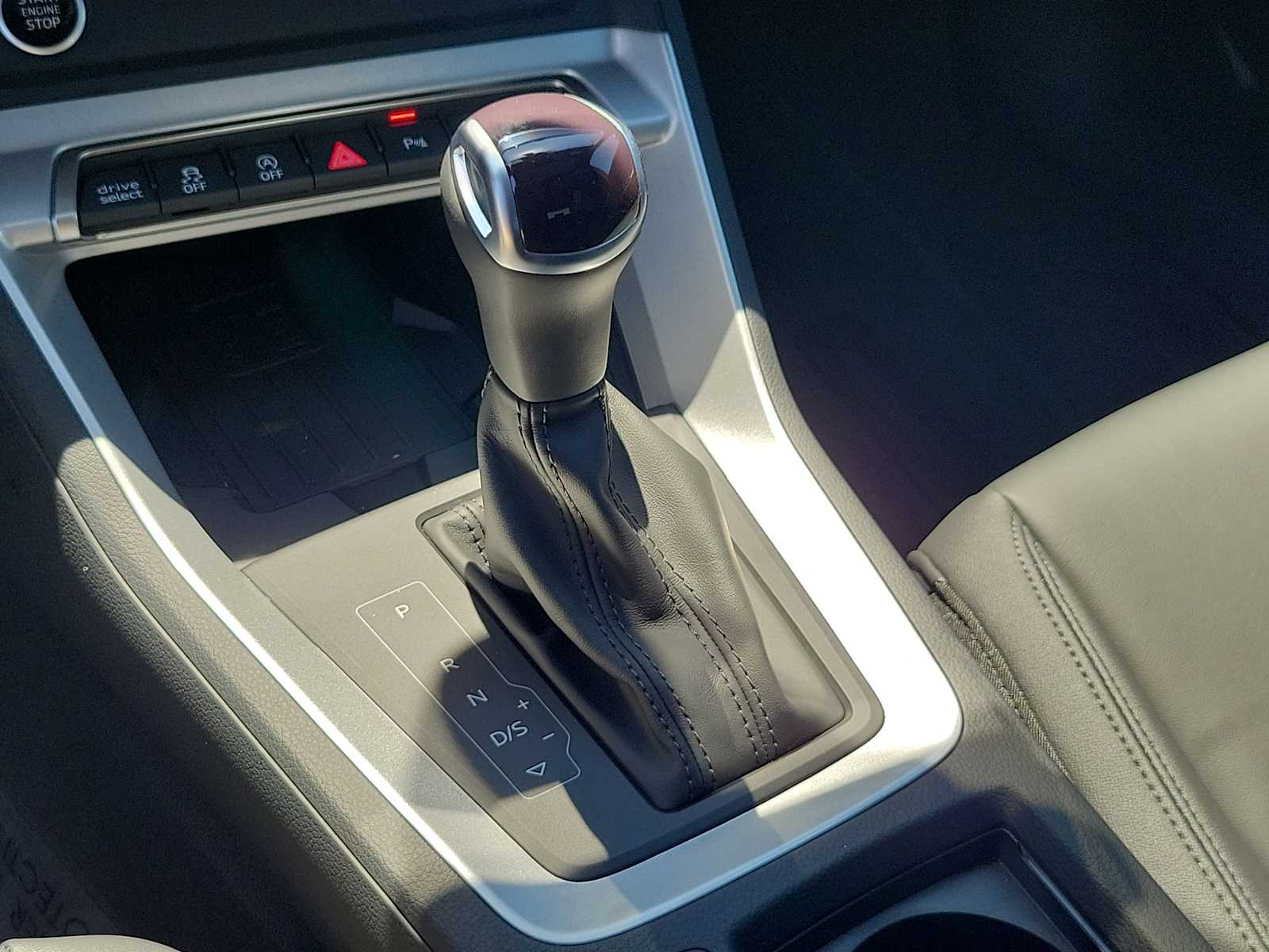 Thumbnail: 2025 Audi Q3 - 25