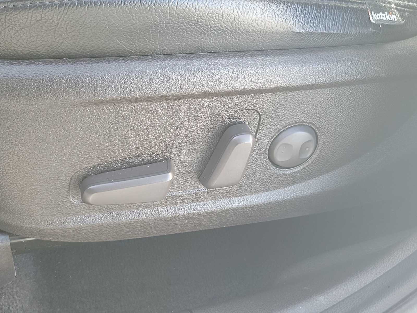 Thumbnail: 2020 Hyundai Santa Fe - 16