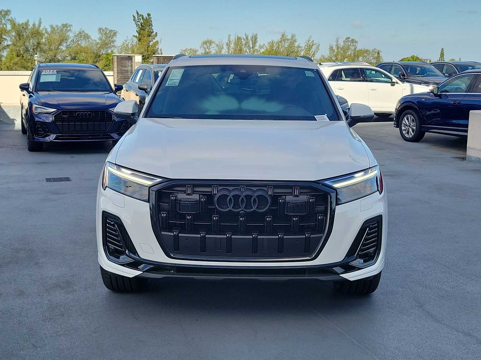 Thumbnail: 2025 Audi Q7 - 9